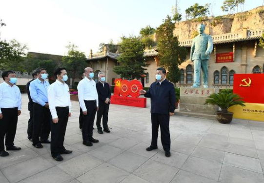 习近平在陕西榆林考察调研