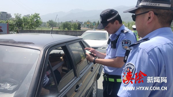 汉阴交警圆满完成“五一”劳动节交通安保任务