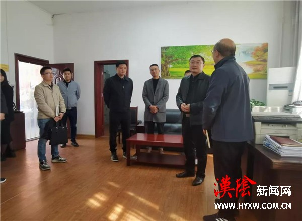 唐如刚深入城关镇调研指导工作