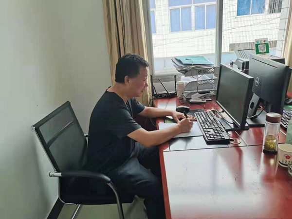 一个普通共产党员人生情怀 记汉阴县双乳市场监管所干部王文艺