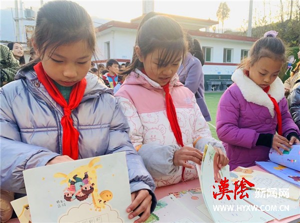 城关镇太平小学举办全学科优秀作业展评活动