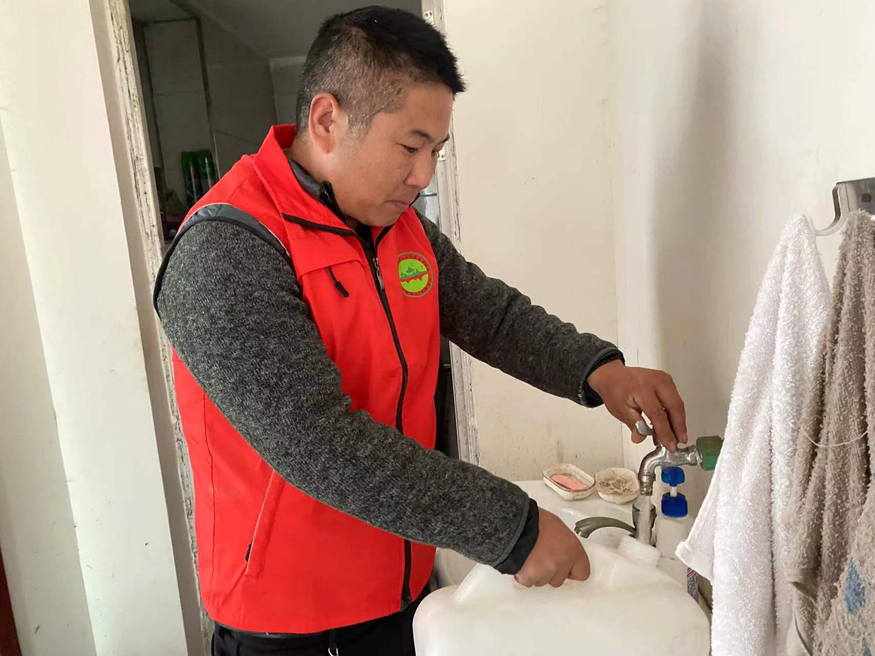 汉阴观音河镇：网格员小事见真情，精细服务暖人心