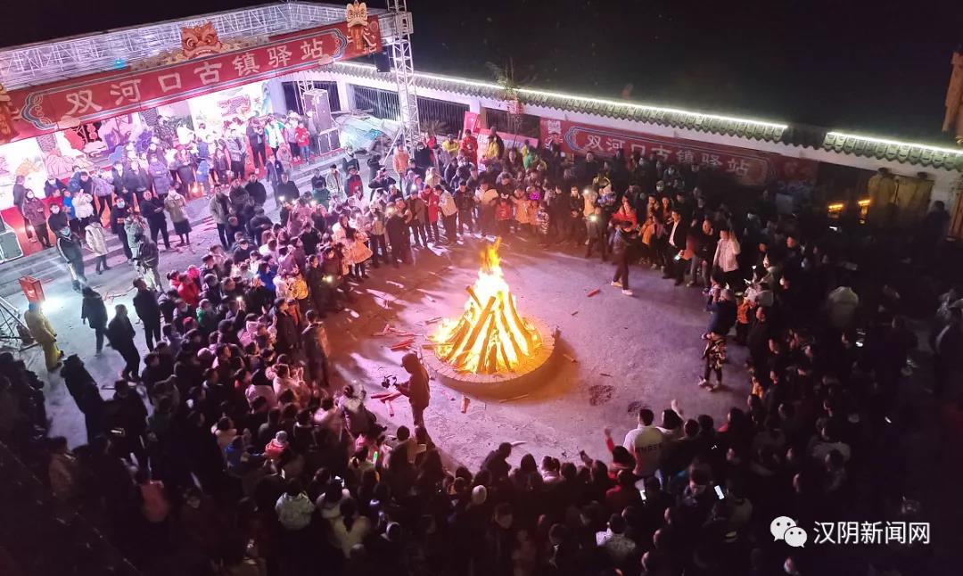 双河口古镇：舞狮子＋电音篝火晚会 共庆元宵佳节