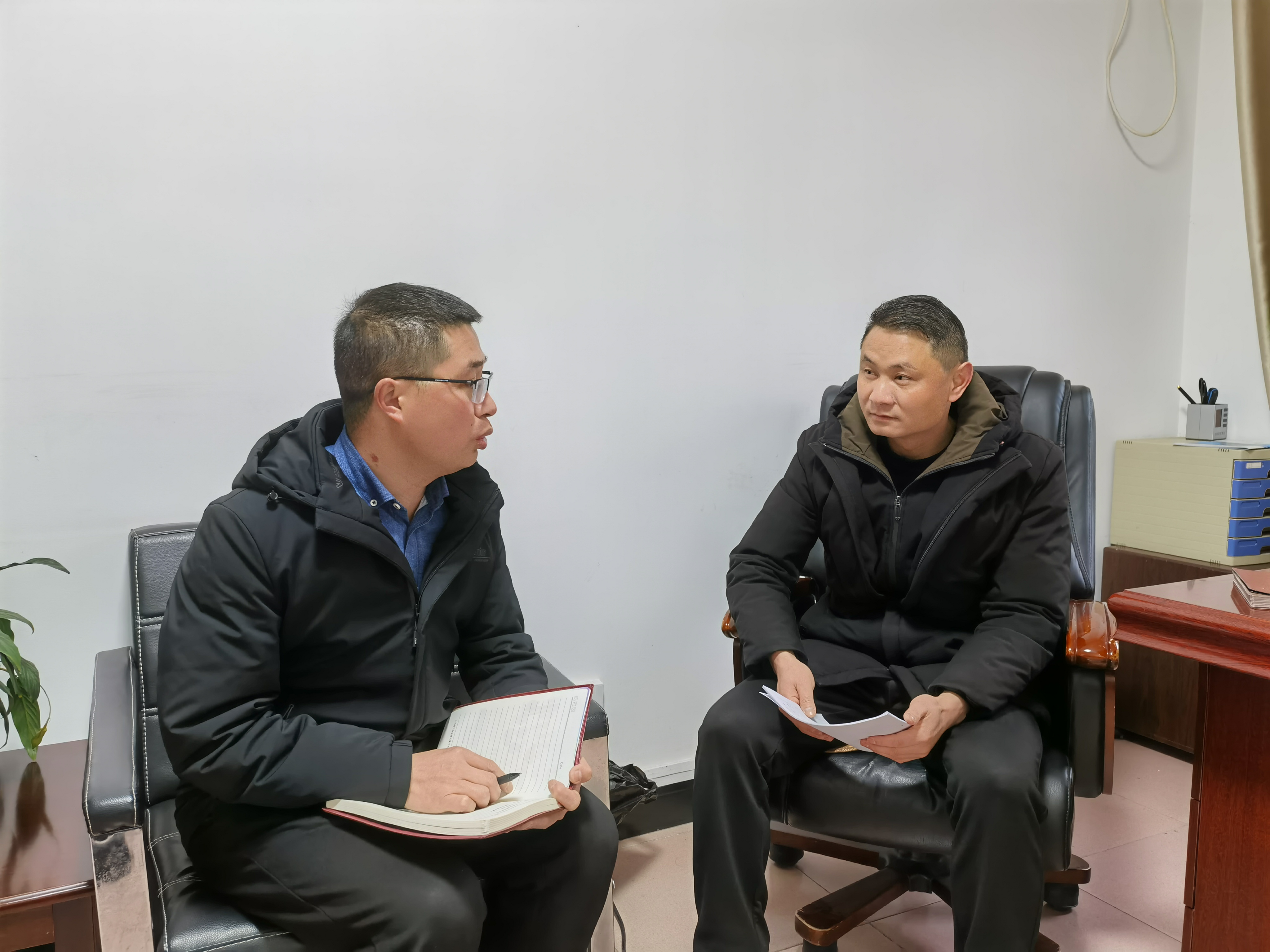 汉阴县推行“师傅帮带”工作机制——“老把式”示范“新生代”实干