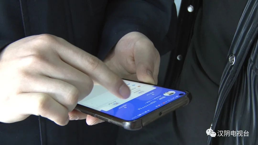 正使用诈骗软件准备贷款 民警及时上门劝阻