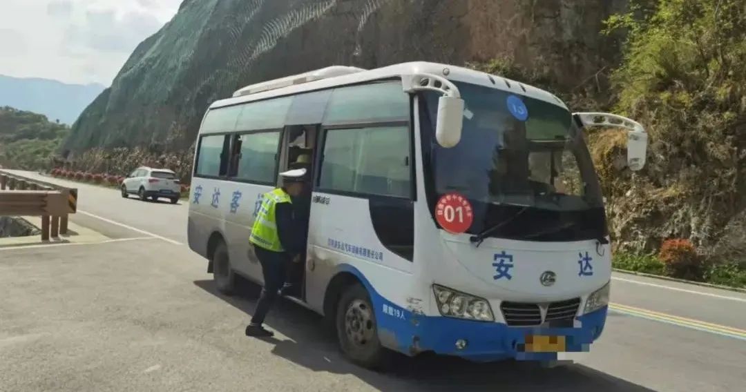 汉阴：有一种责任是平凡中坚守