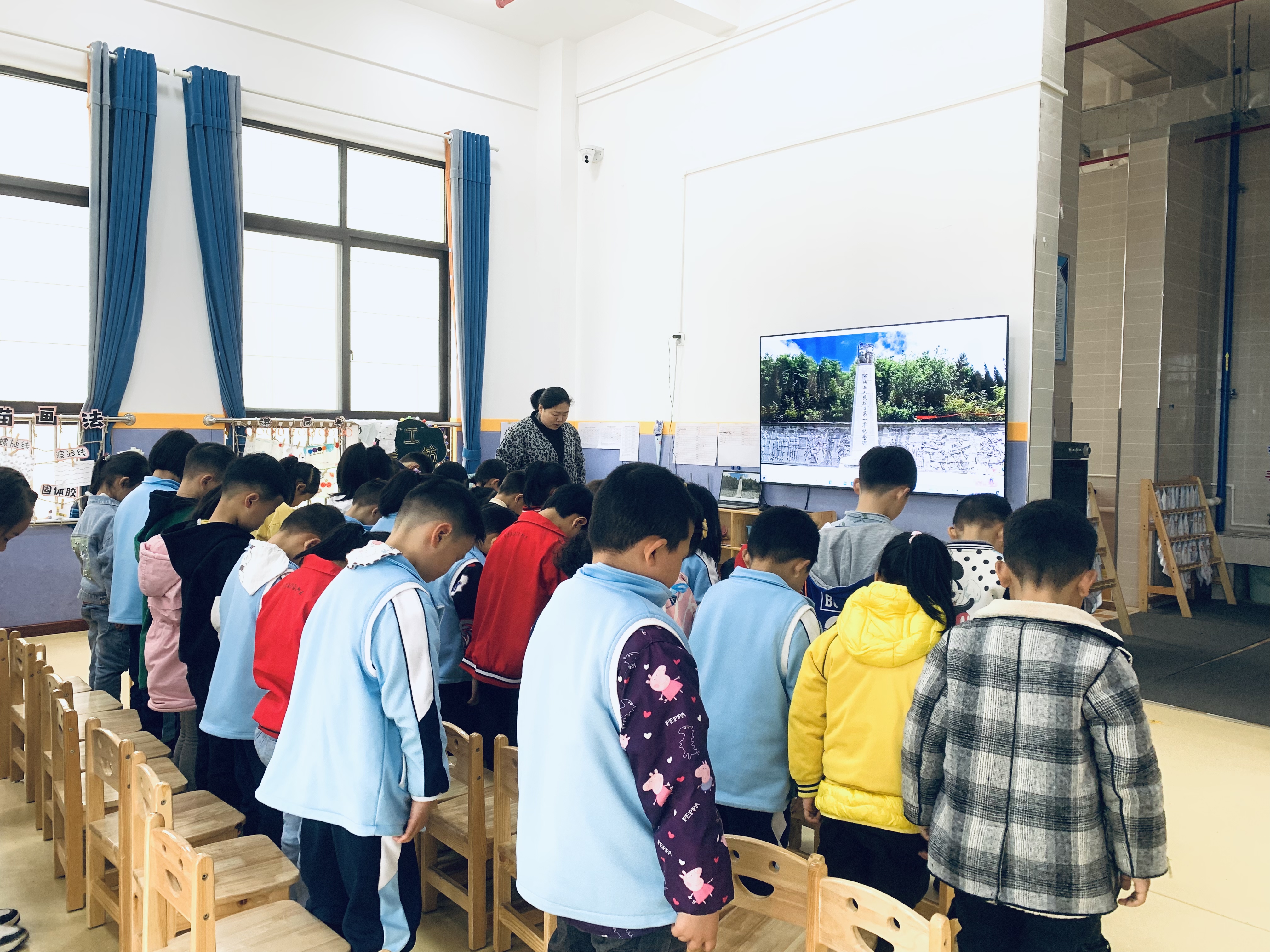 县第四幼儿园开展清明祭英烈主题教育活动