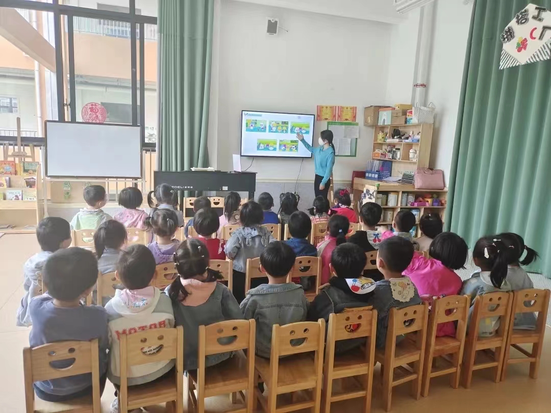 汉阴县第三幼儿园开展防震减灾安全疏散演练活动