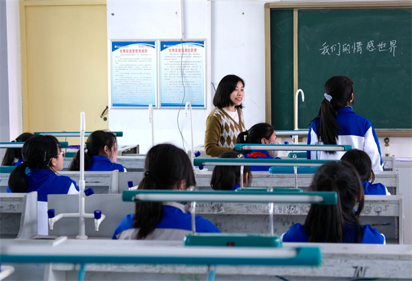 汉阴赴市赛教初中组选手仿真磨课活动在县初级中学举行