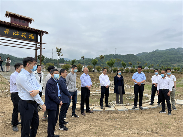 县镇人大联动共同开展巩固拓展脱贫攻坚成果同乡村振兴有效衔接情况调研活动