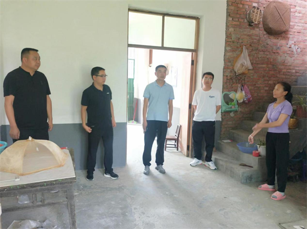 汉阴：真情驻村解民忧  实意帮扶暖民心