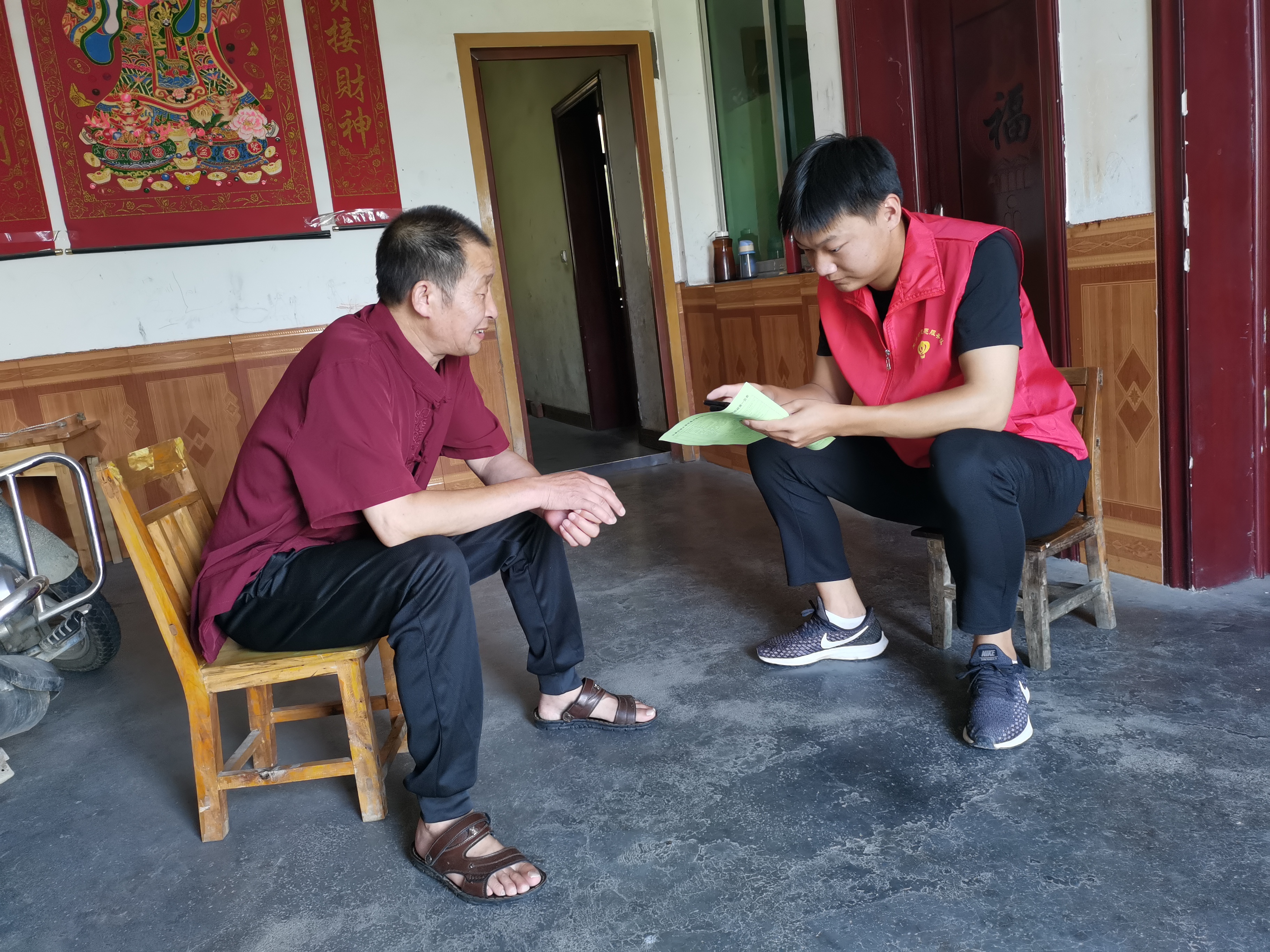 漩涡镇：网格服务中展现青春靓丽底色