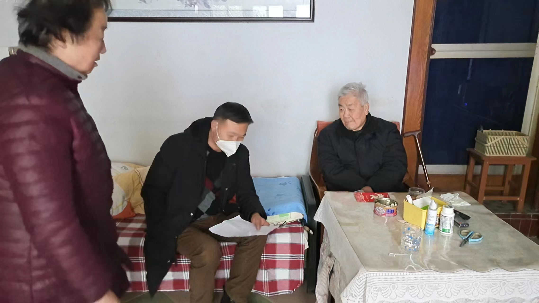 县住建局春节前走访慰问住建系统退休干部职工