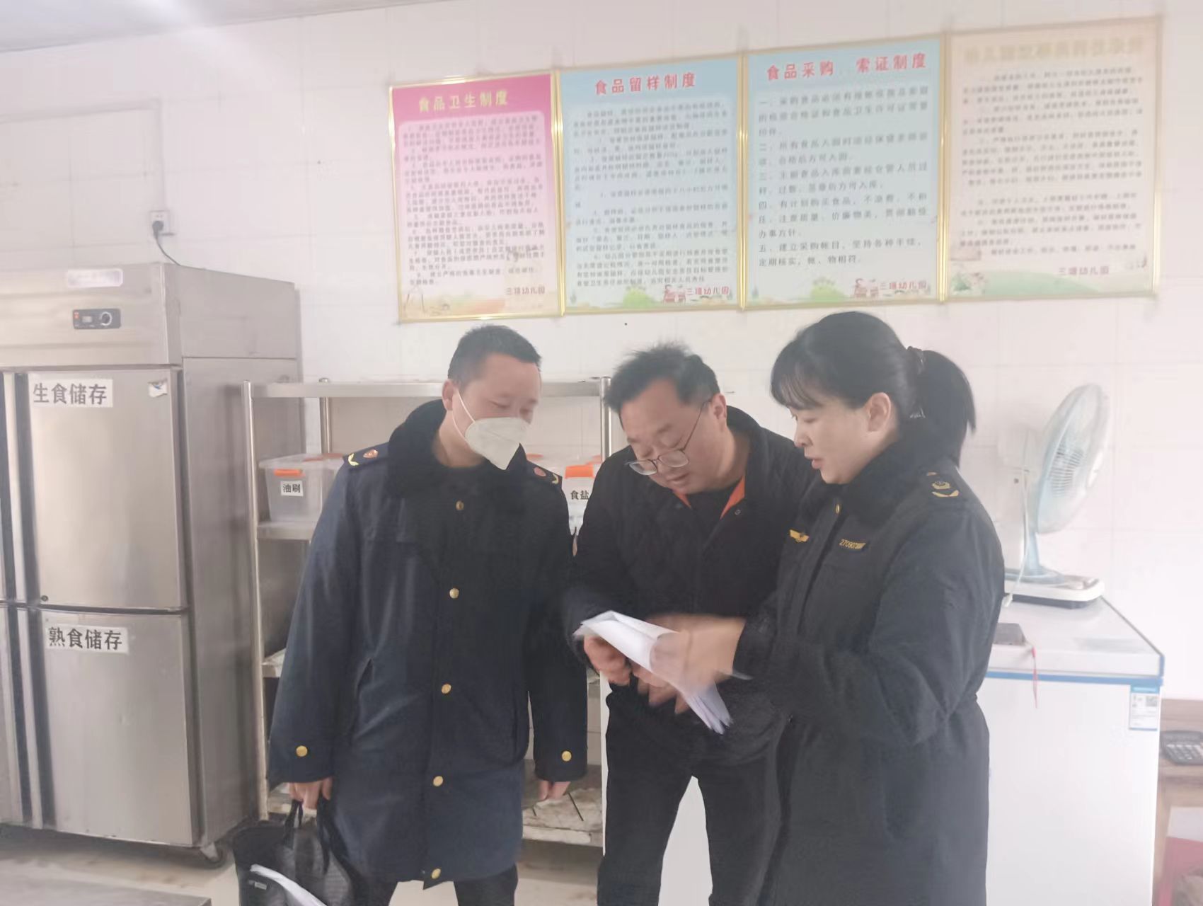 蒲溪市场监管所用心护航春季开学“第一餐”