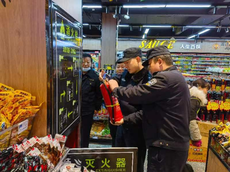 双乳镇联合执法保平安