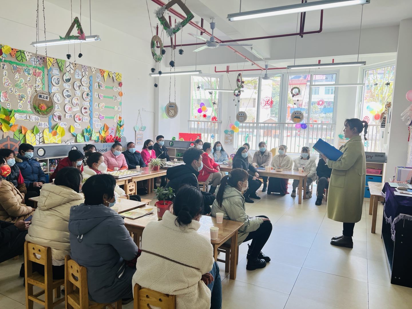 蒲溪镇中心幼儿园召开新学期家长会