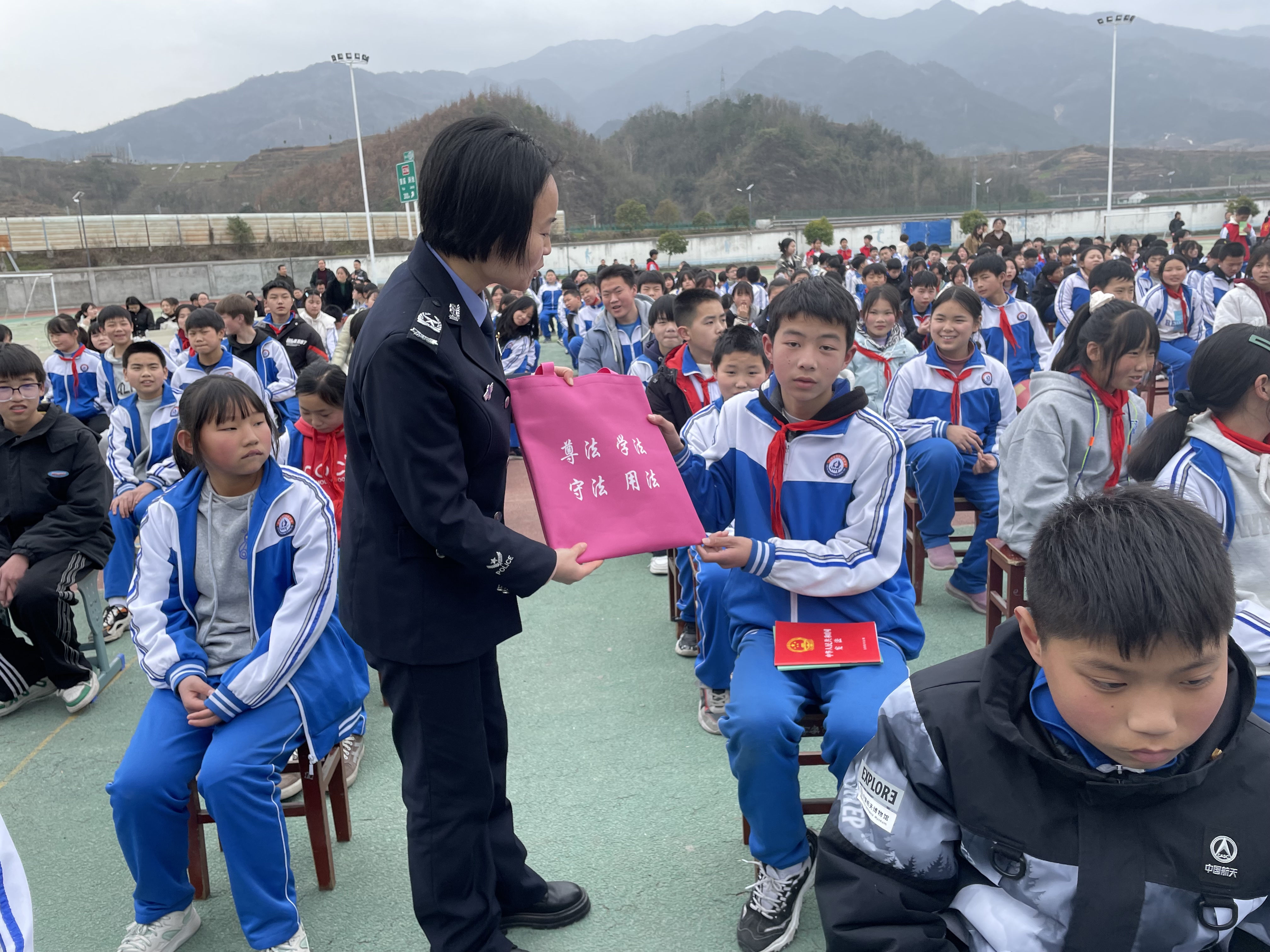 汉阴县司法局蒲溪司法所：普法宣传进校园