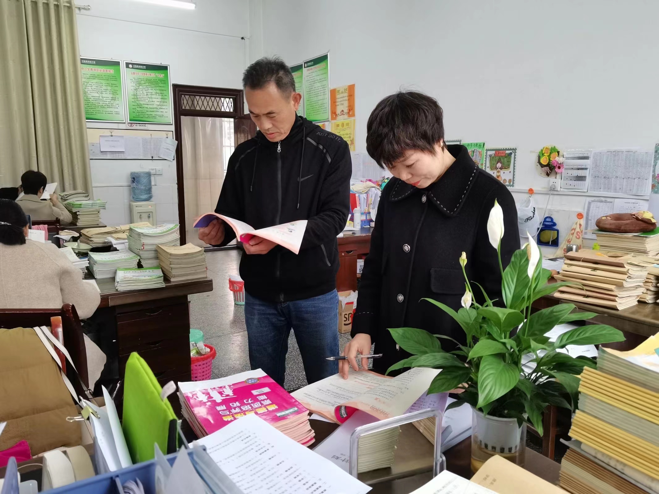 汉阴县实验小学以常规抓教学，以检查促提升
