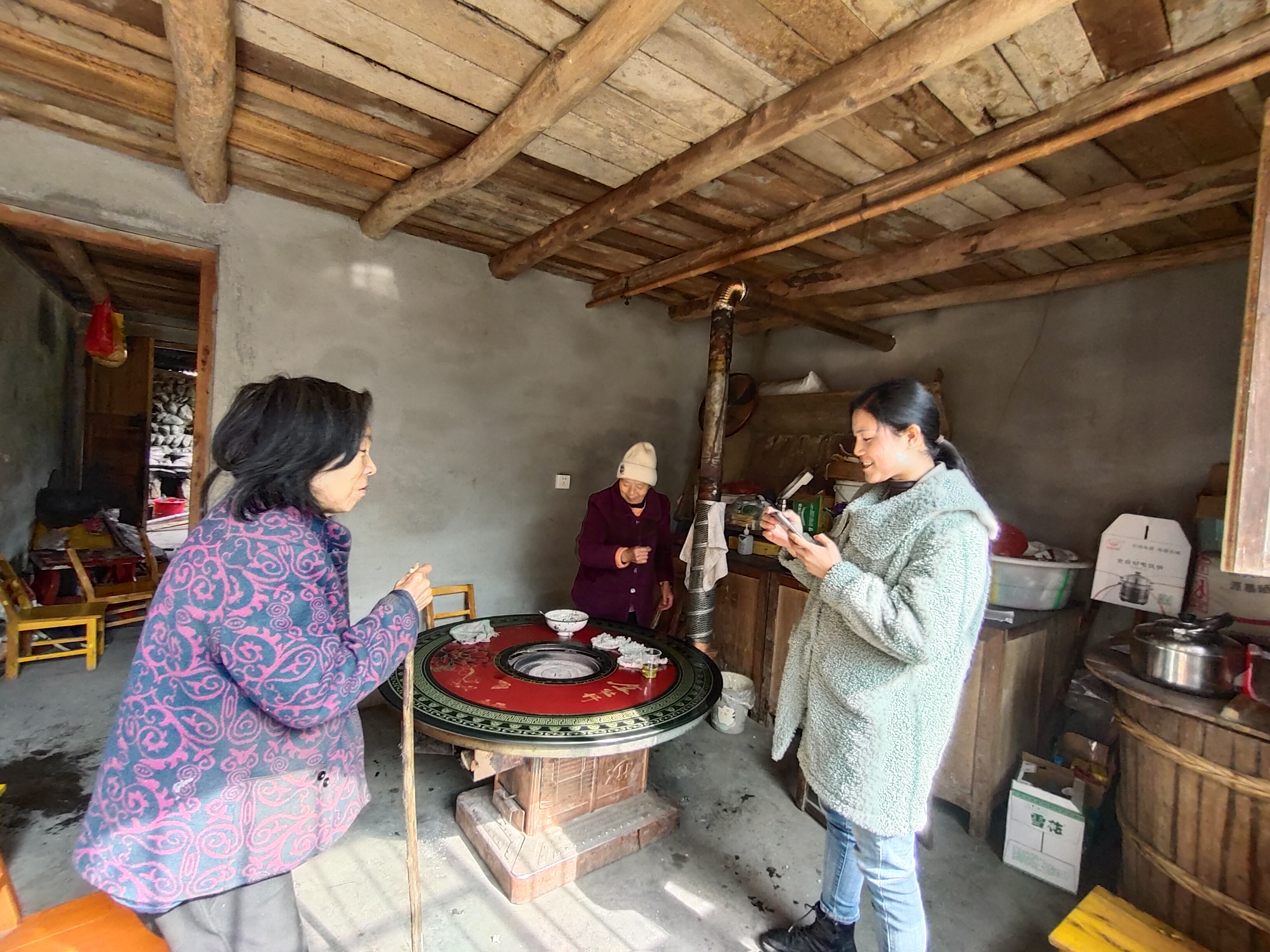 漩涡镇：养老认证送上门  小小举动暖民心