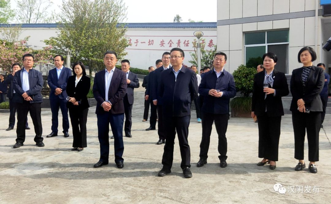 全市农村供水保障工作现场推进会与会人员来汉阴观摩学习
