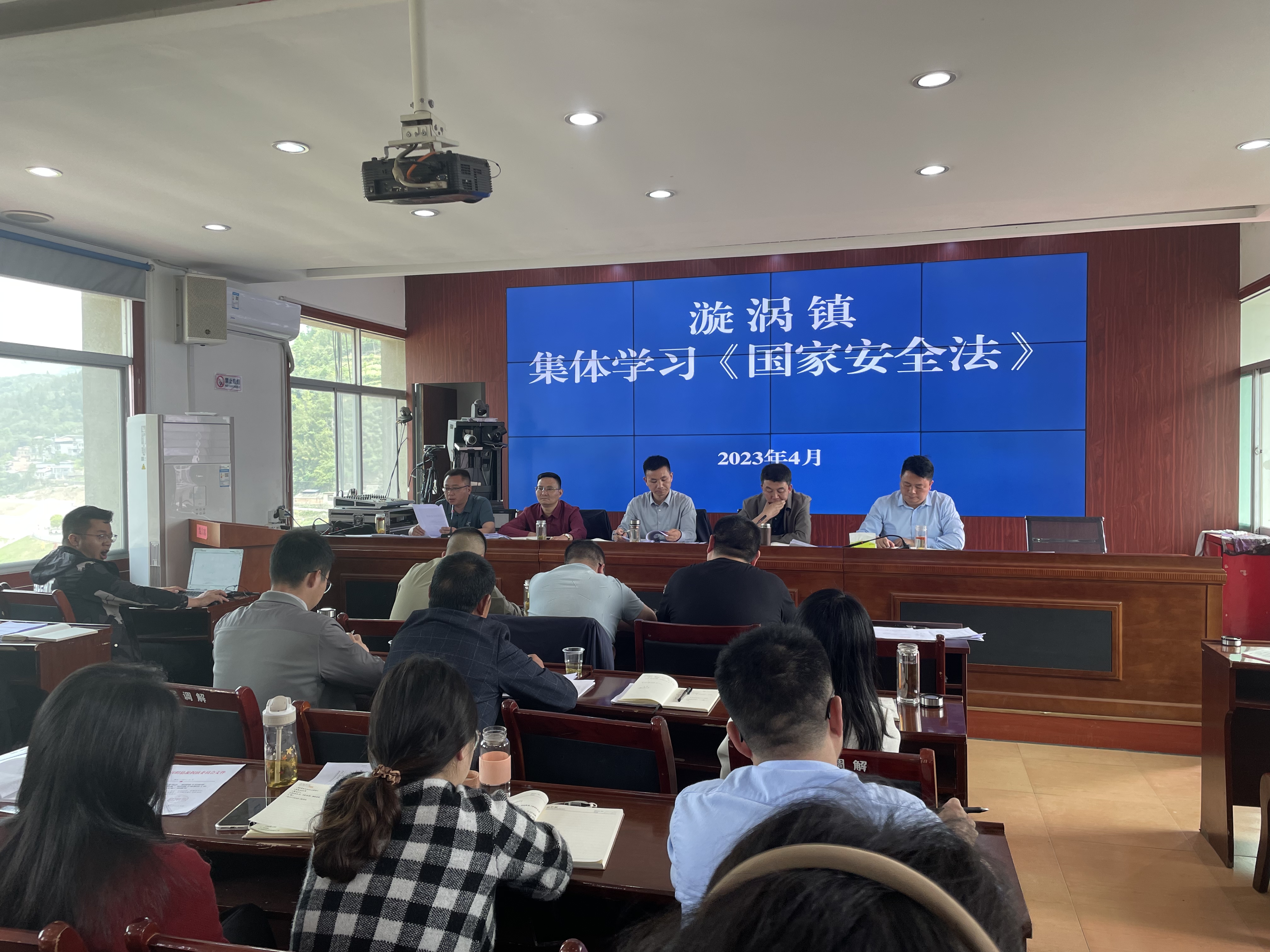 漩涡镇开展全民国家安全教育日宣传活动