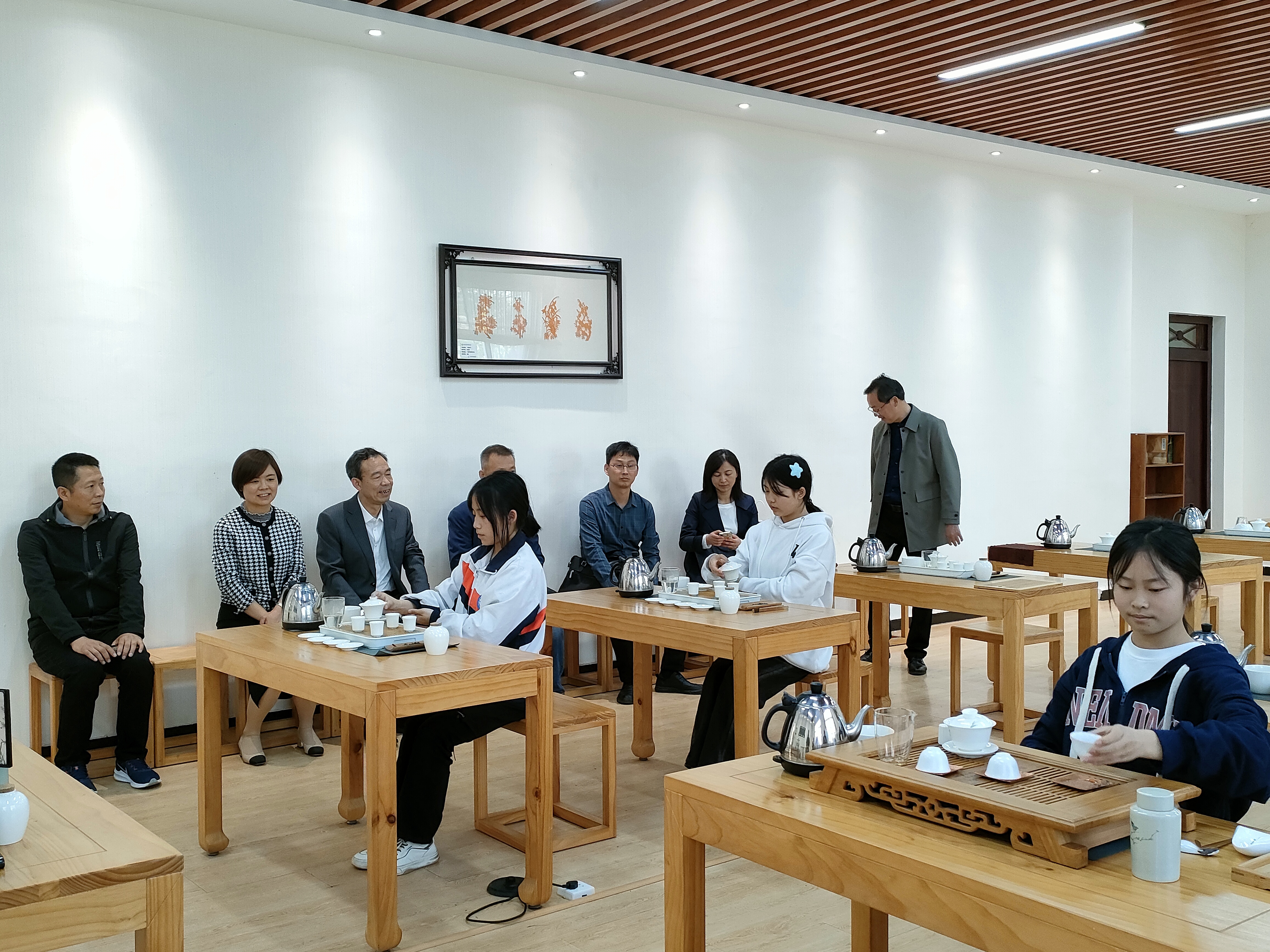 西安外事学院来汉阴调研座谈并开展定点帮扶工作