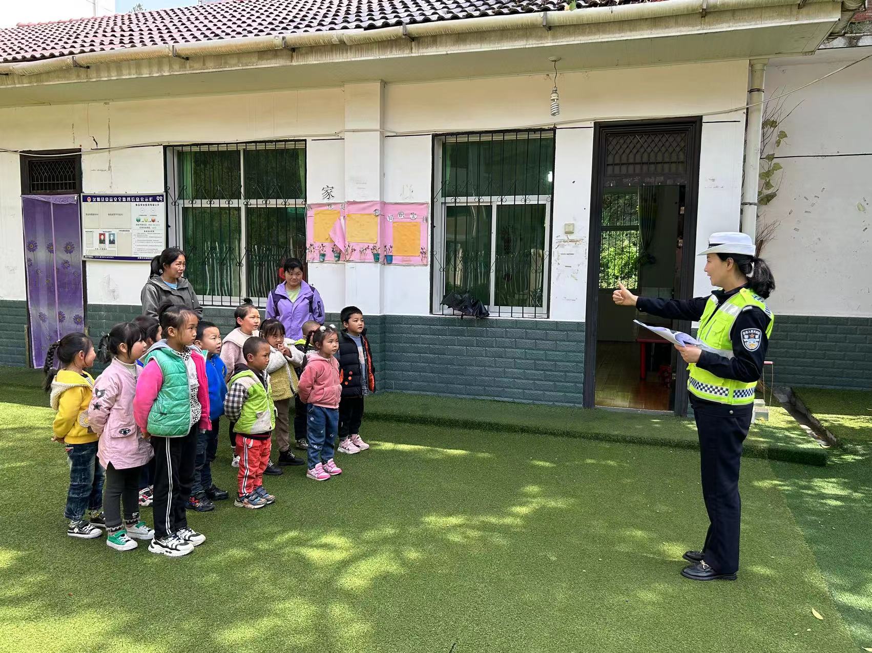 春季守护行动丨汉阴公安交警进学校开展交通安全宣传