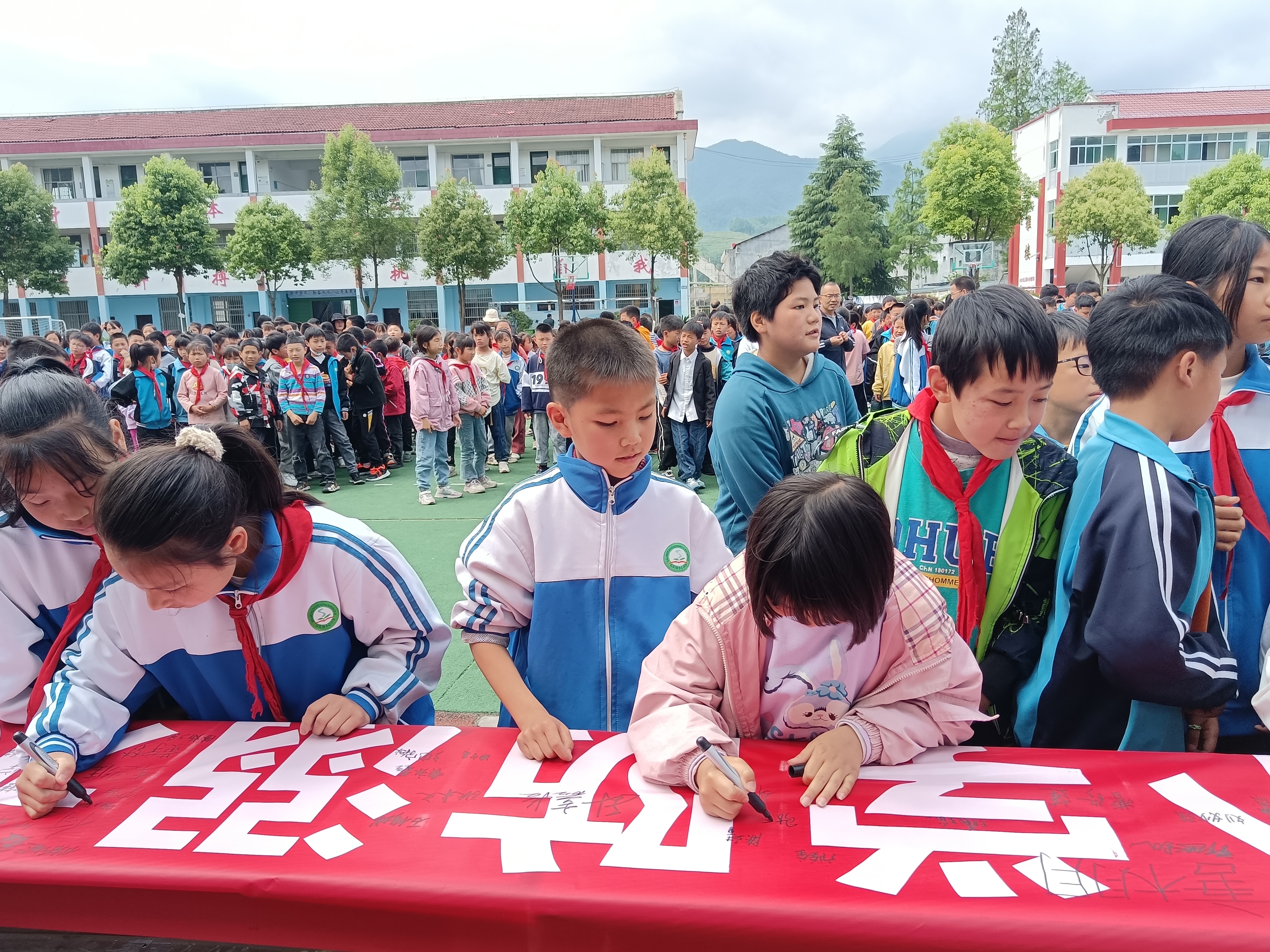 珍爱生命 远离溺水——汉阴县双乳镇中心小学开展防溺水教育系列活动