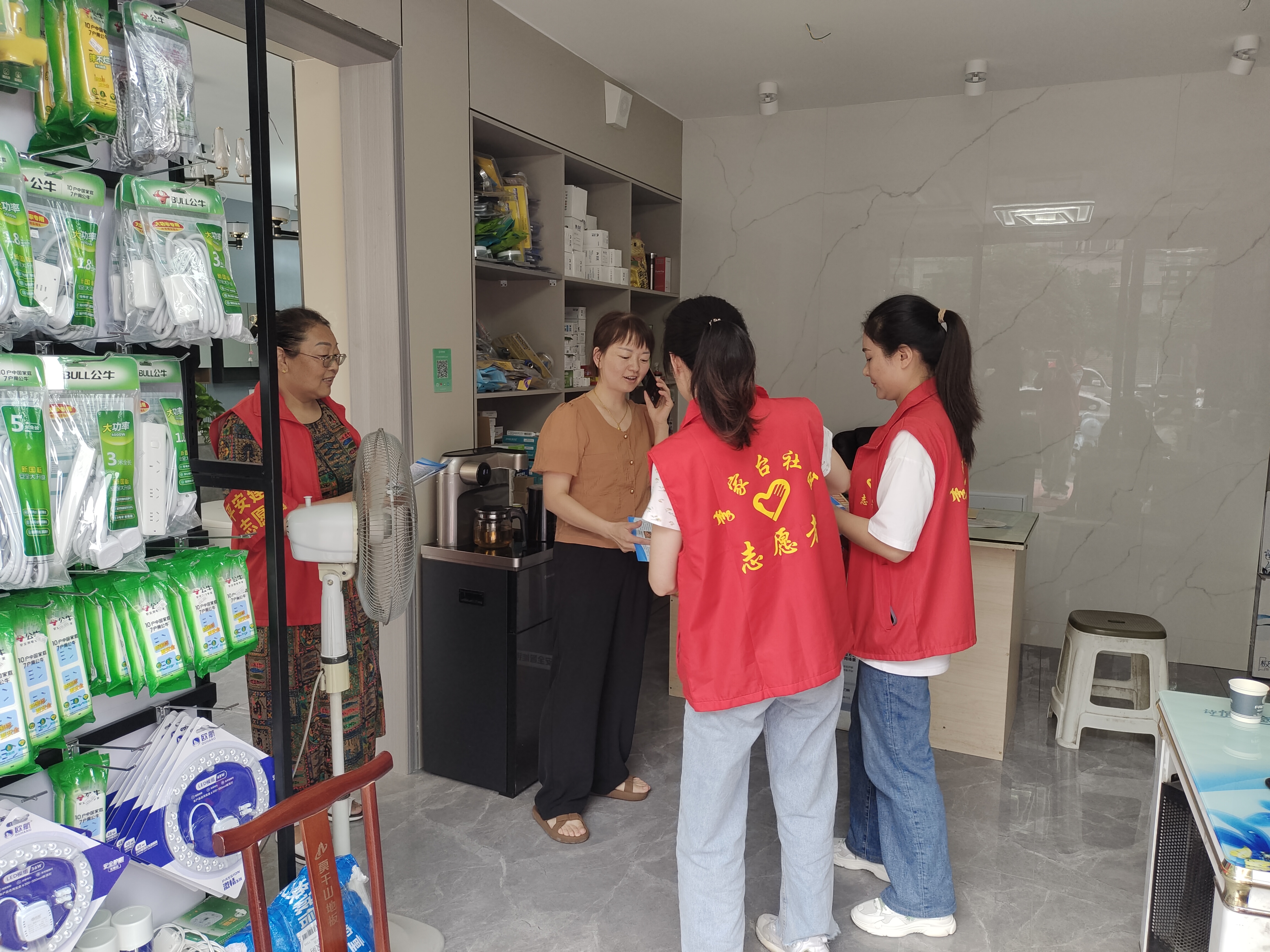 汉阴县城关镇李家台社区：“五同”工作机制助力社区淳化德治环境