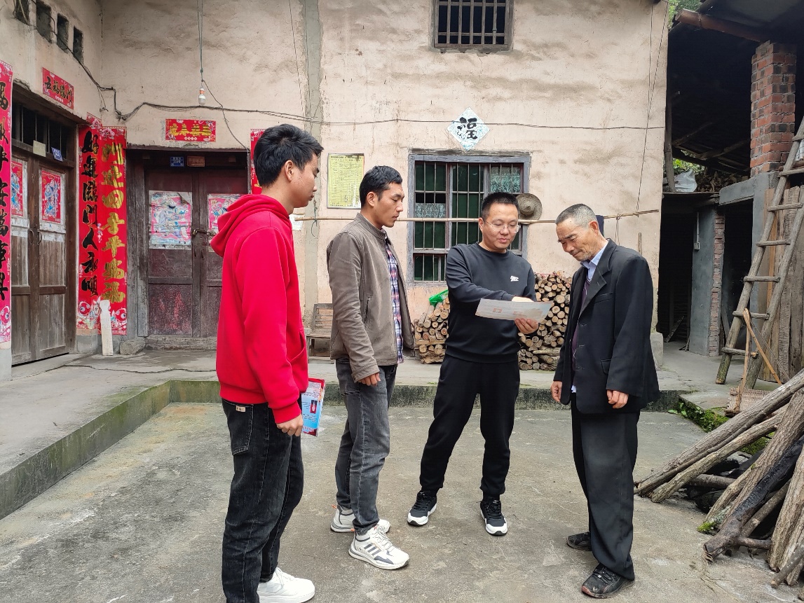 汉阴县漩涡镇：便民联系卡架起与人民群众的“连心桥”