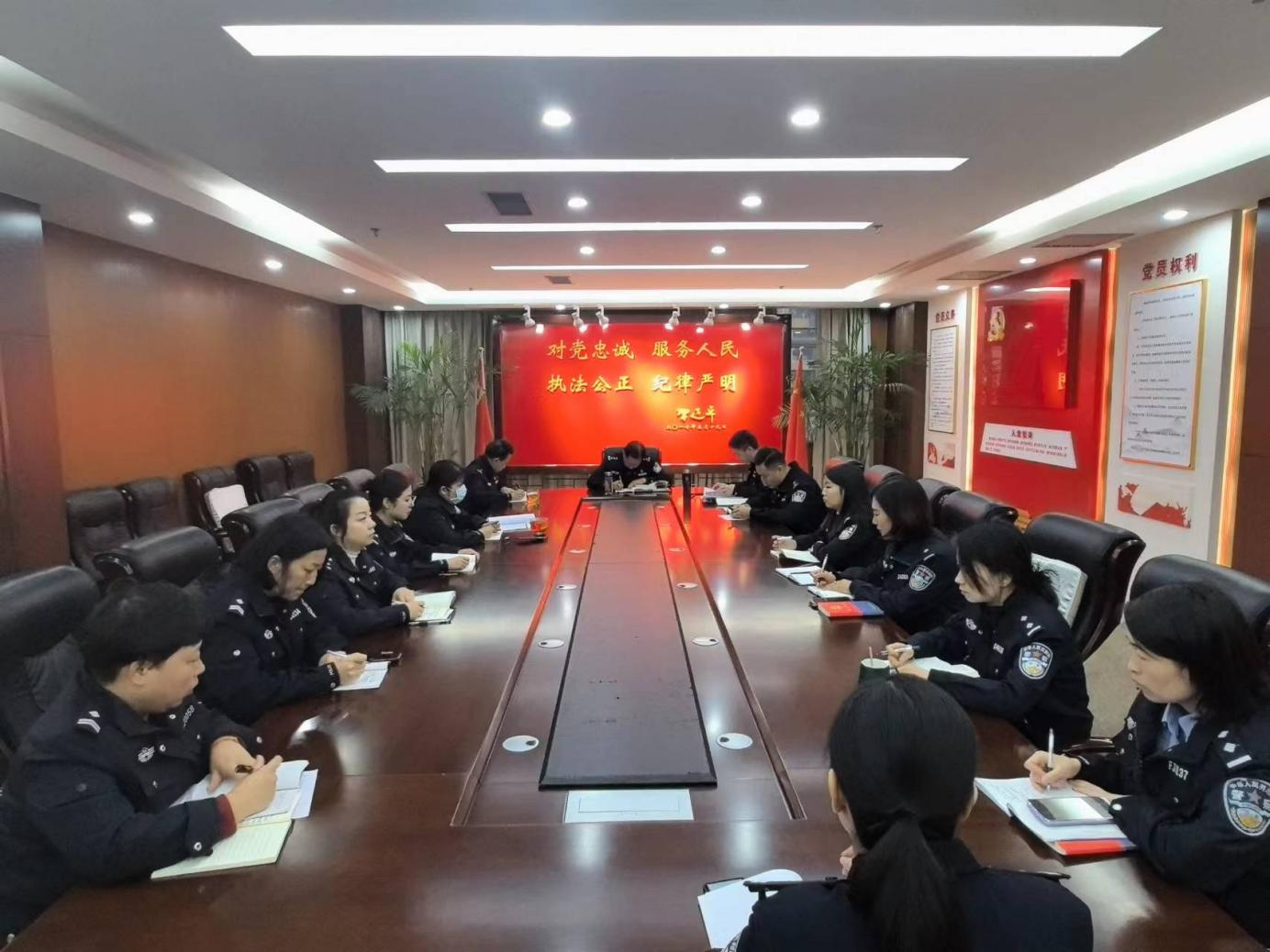 汉阴县公安局指挥中心 “三项建设”强化队伍管理
