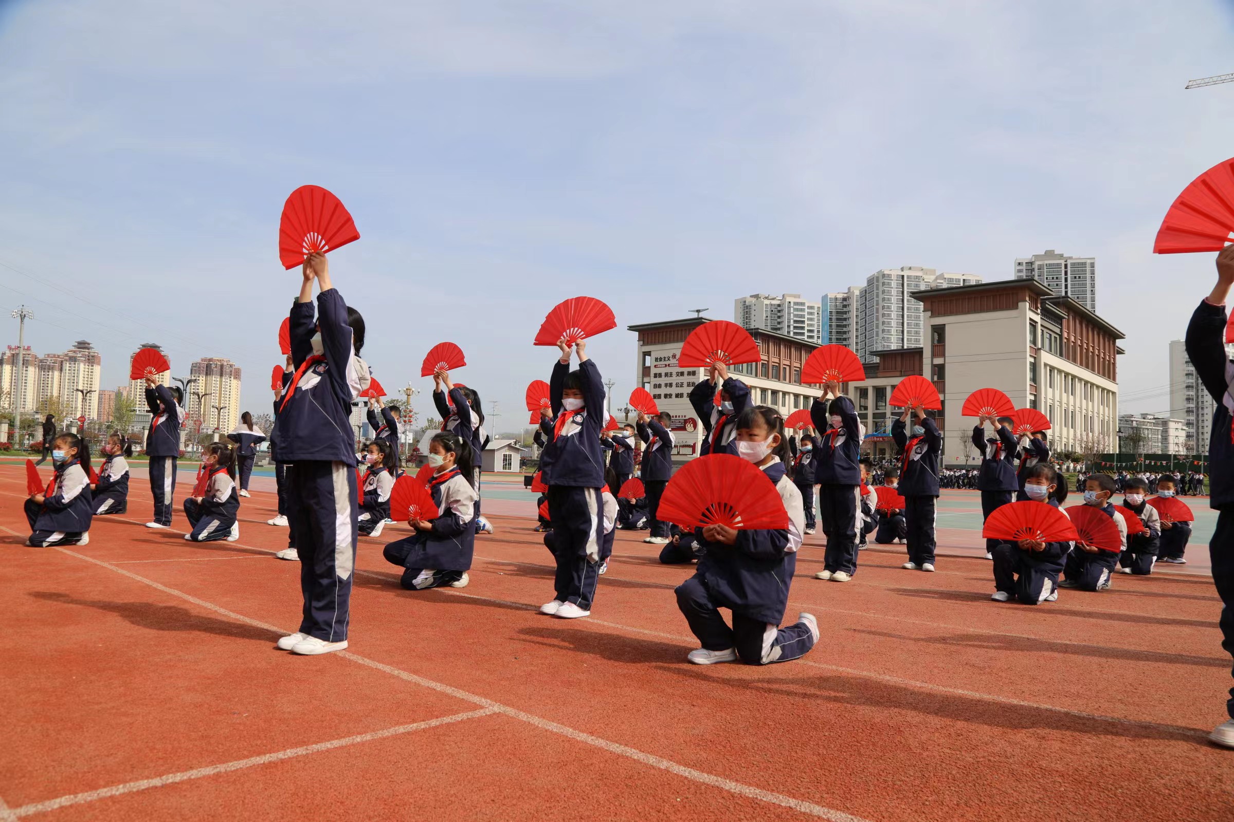 汉阴县恒达小学开展“喜迎新年 盛世欢歌”庆元旦 暨学生社团成果展示活动