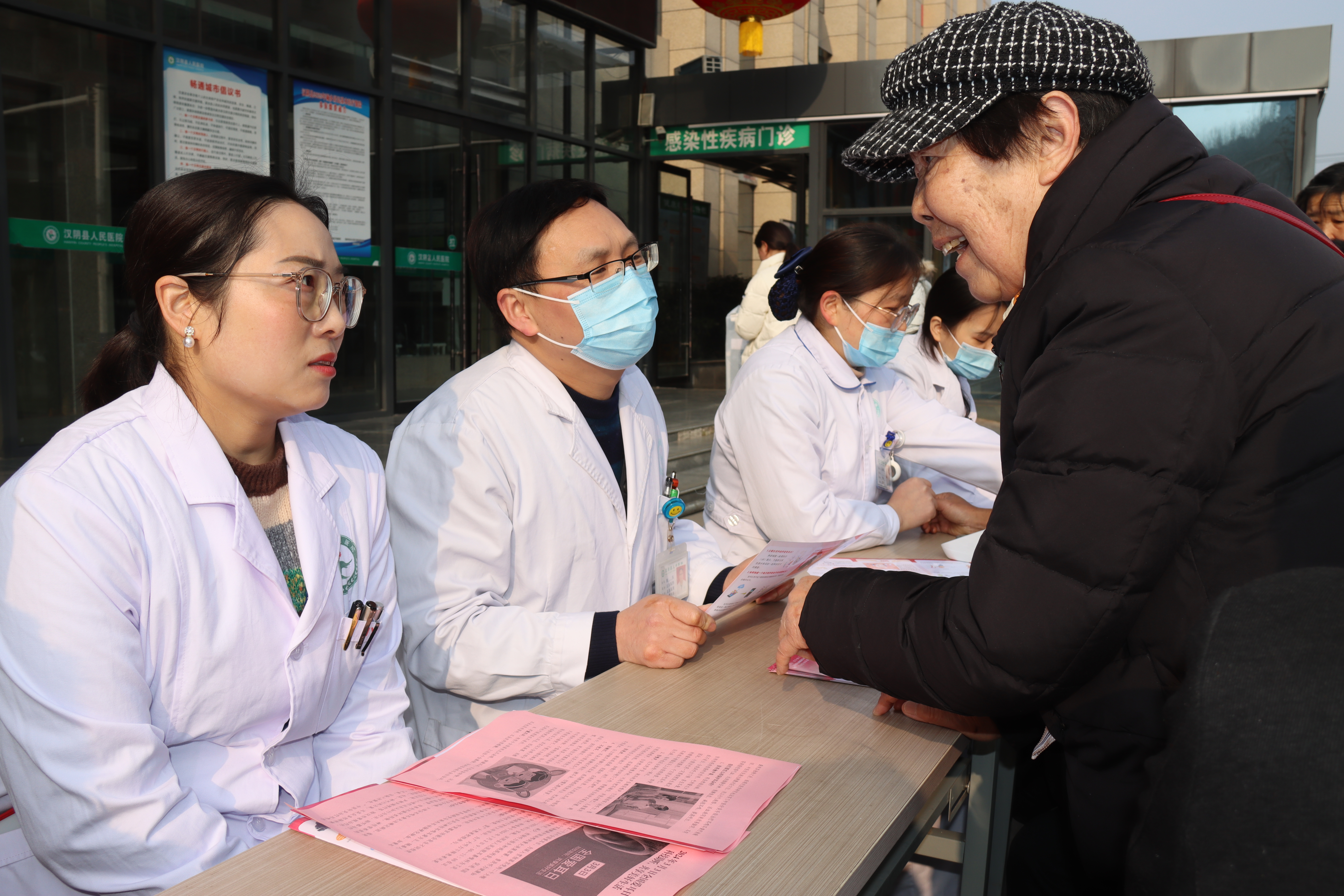 汉阴县国夷易近医院睁开“爱耳日”义诊暨科普张扬行动