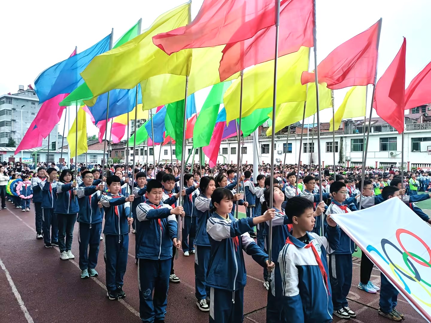 汉阴县涧池镇中心小学第十三届田径运动会开幕