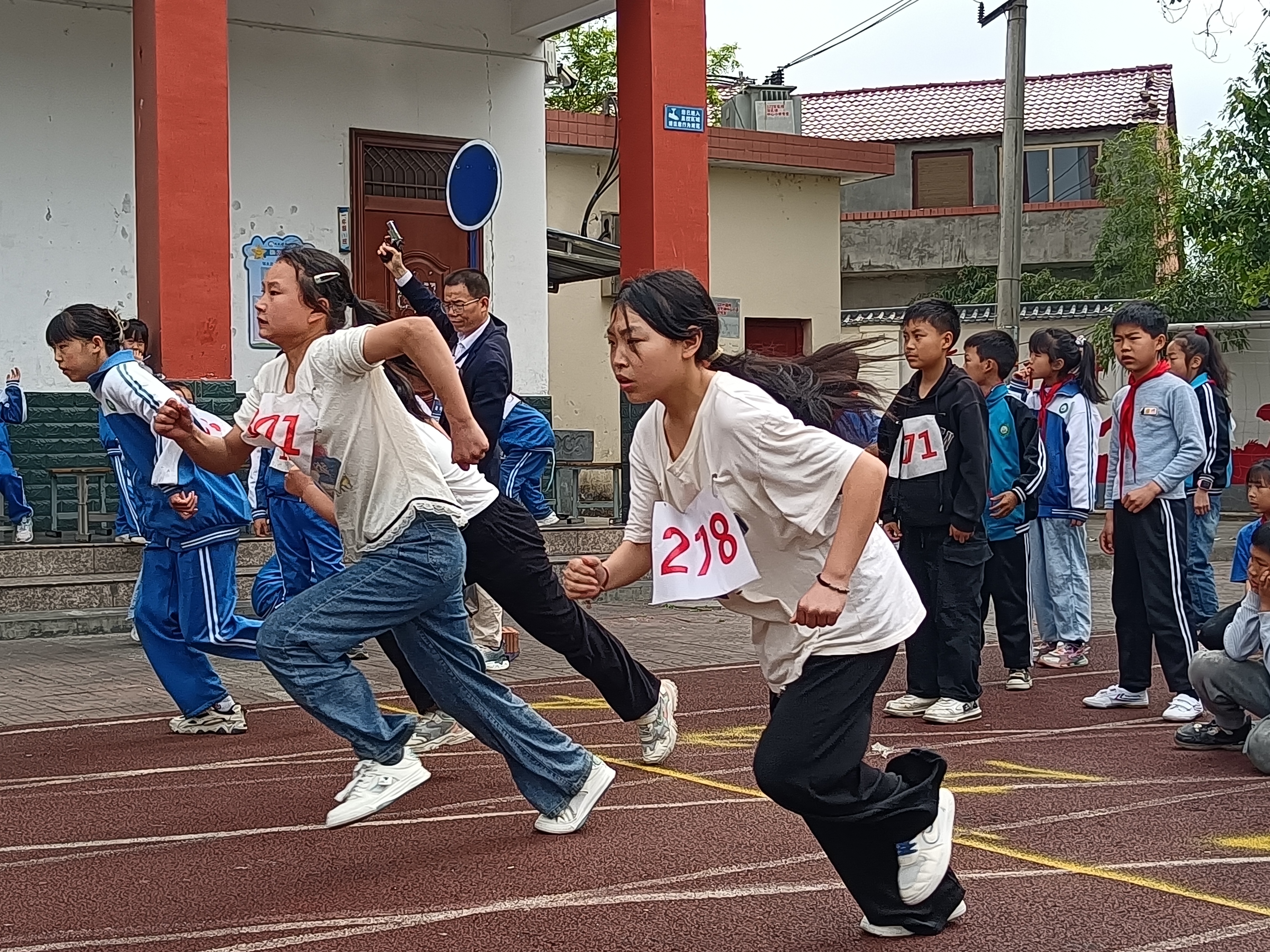 运动燃激情 拼搏展风采——汉阴县双乳镇中心小学举行第十二届春季田径运动会