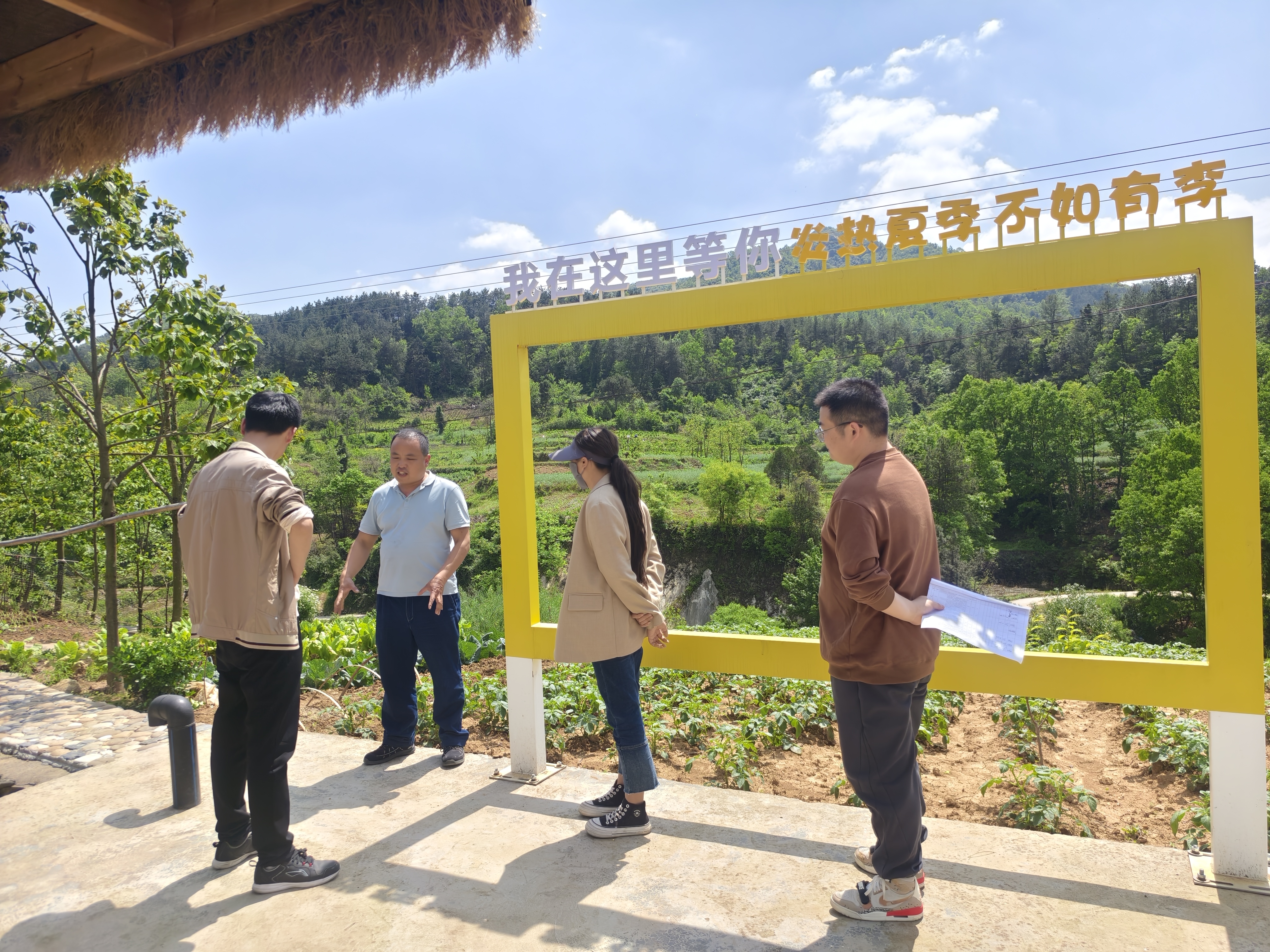 平梁镇：学用“千万工程”阔步行 乡村“蝶变”展新颜