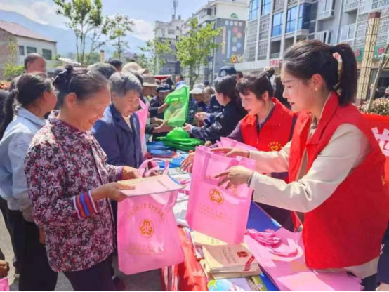 汉阴县蒲溪镇妇女儿童权益保障知识进社区
