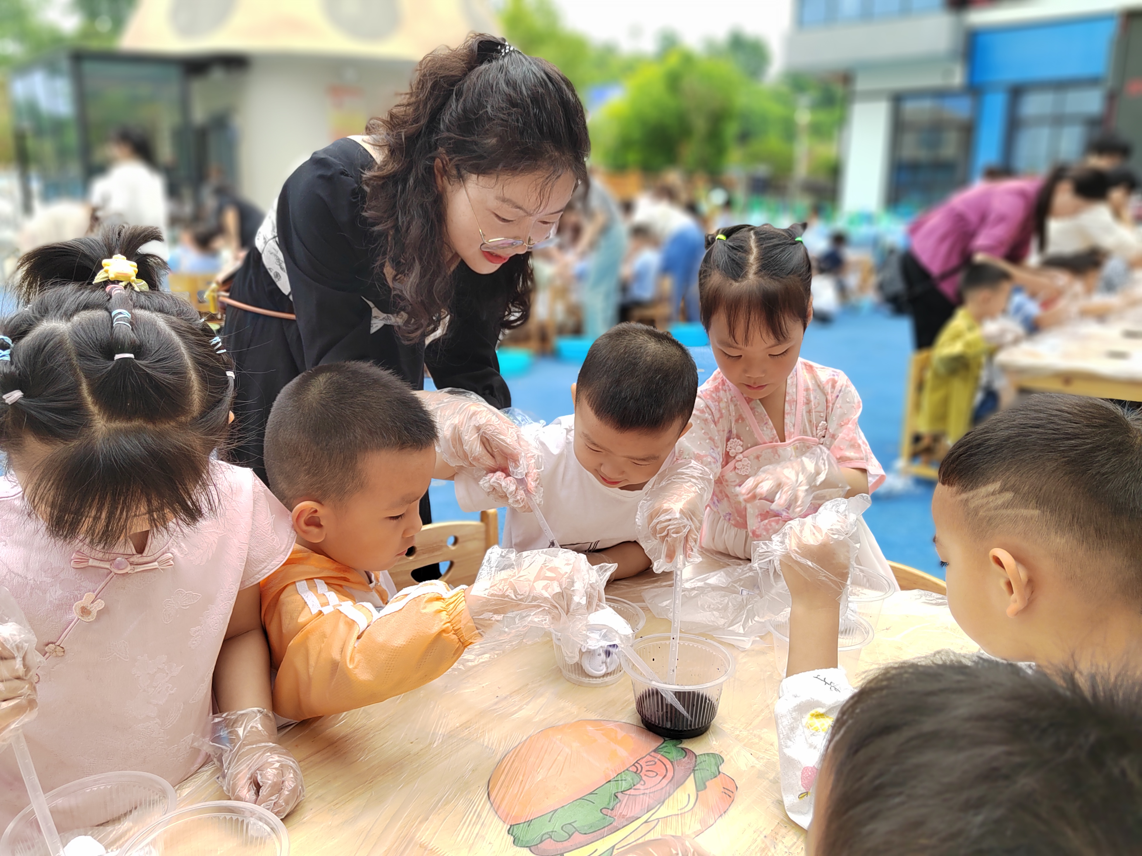 汉阴县第四幼儿园庆“六一”儿童节活动纪实