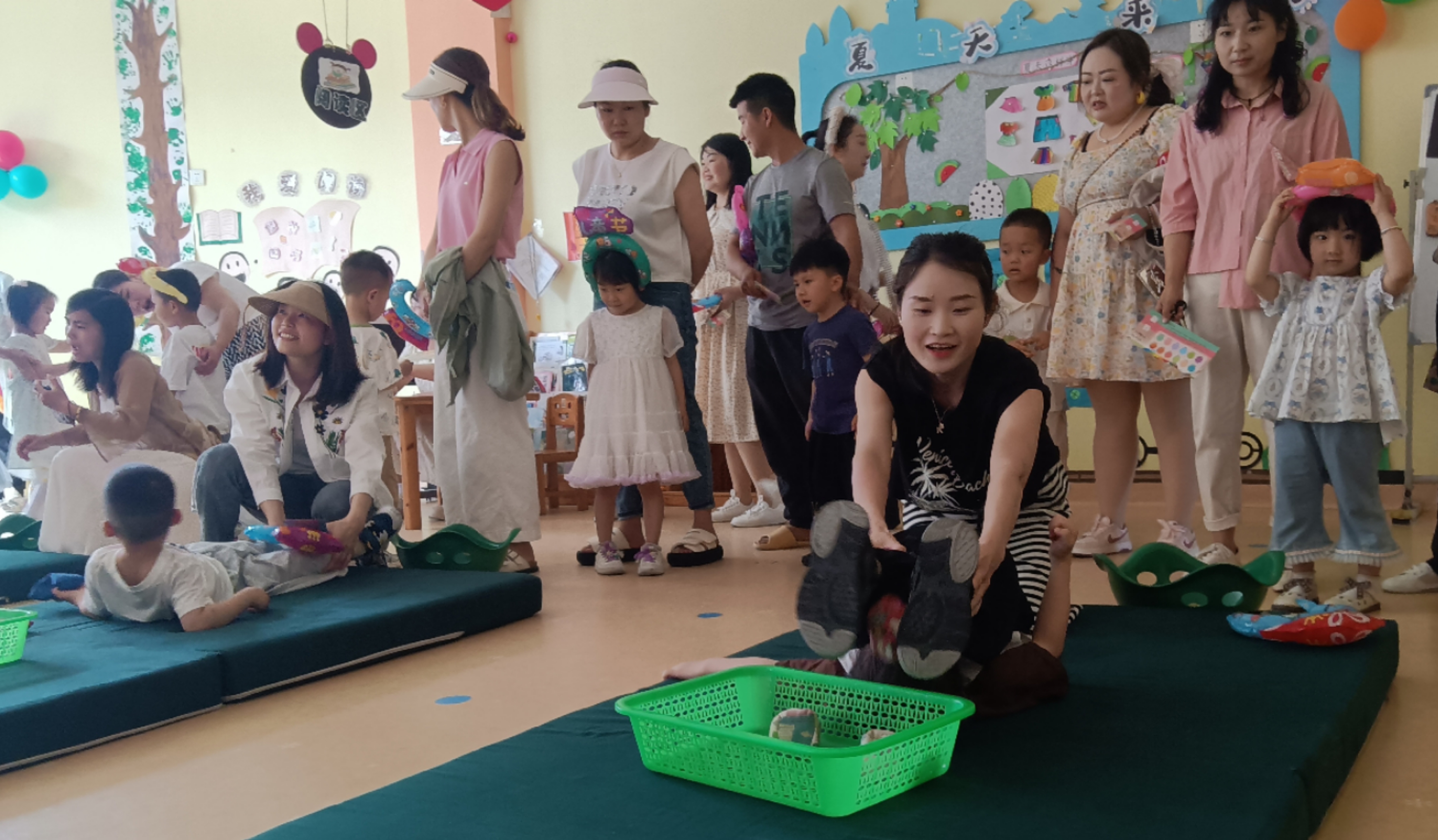 汉阴县凤台幼儿园举办庆“六一”亲子游园会活动