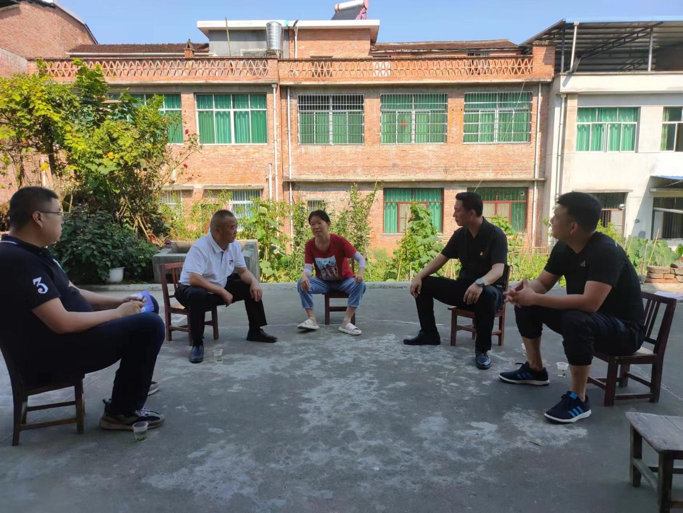阳光网 | 汉阴县城关镇：第一书记“组团服务”促振兴