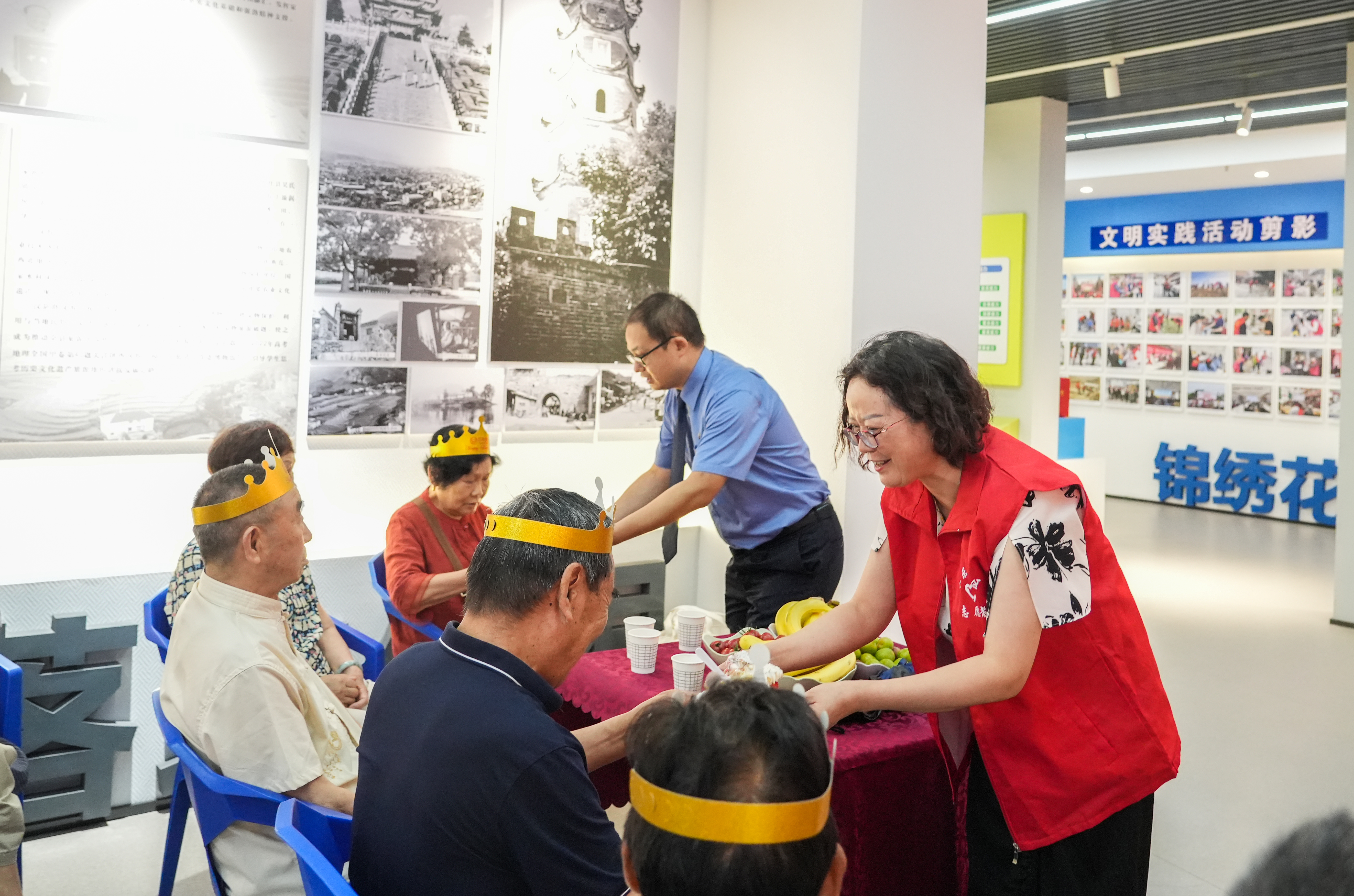汉阴县城关镇长乐社区：孝老生日会 温情永相伴