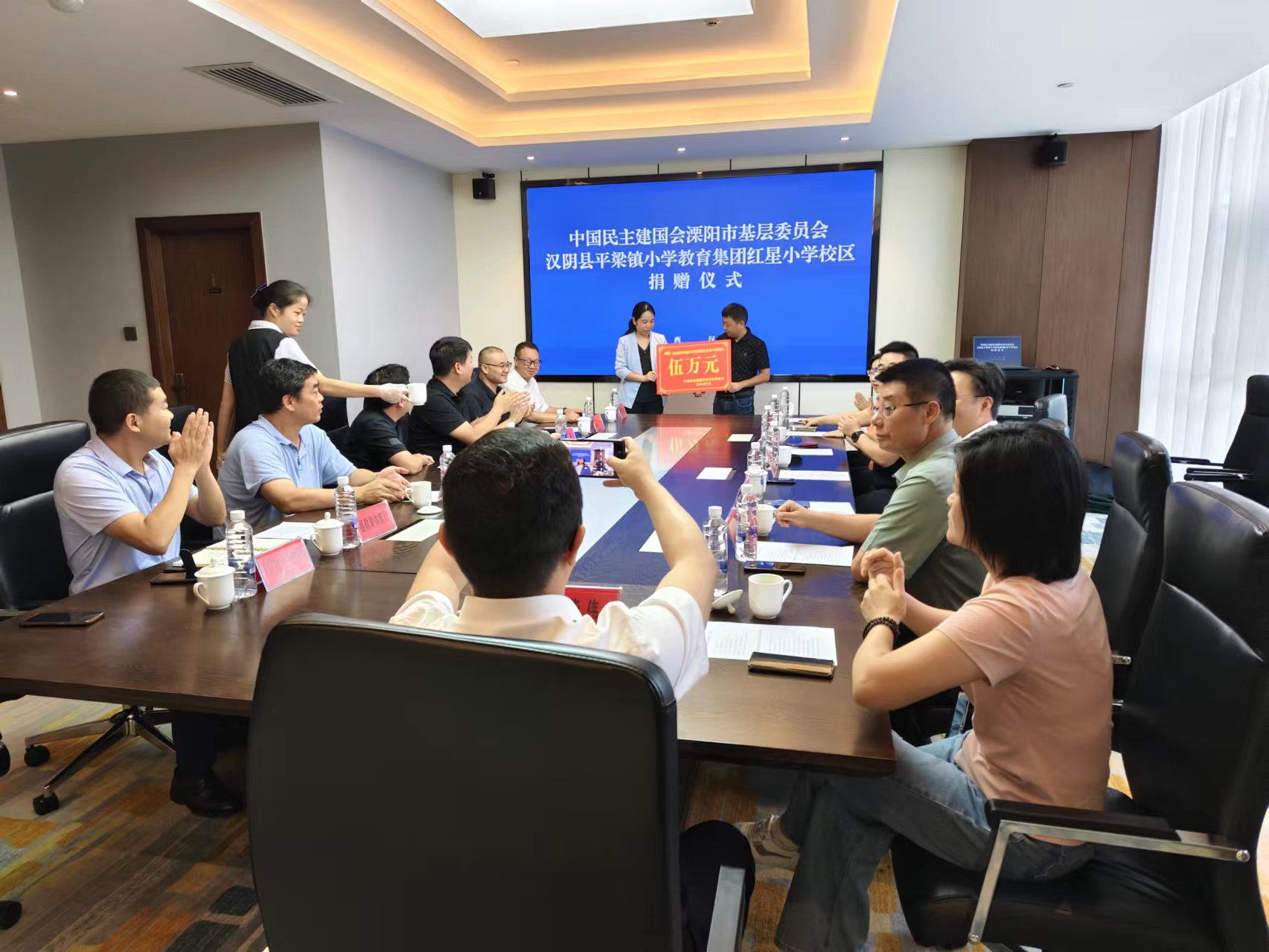 民建溧阳市基层委捐资十万改善汉阴乡村学校办学条件