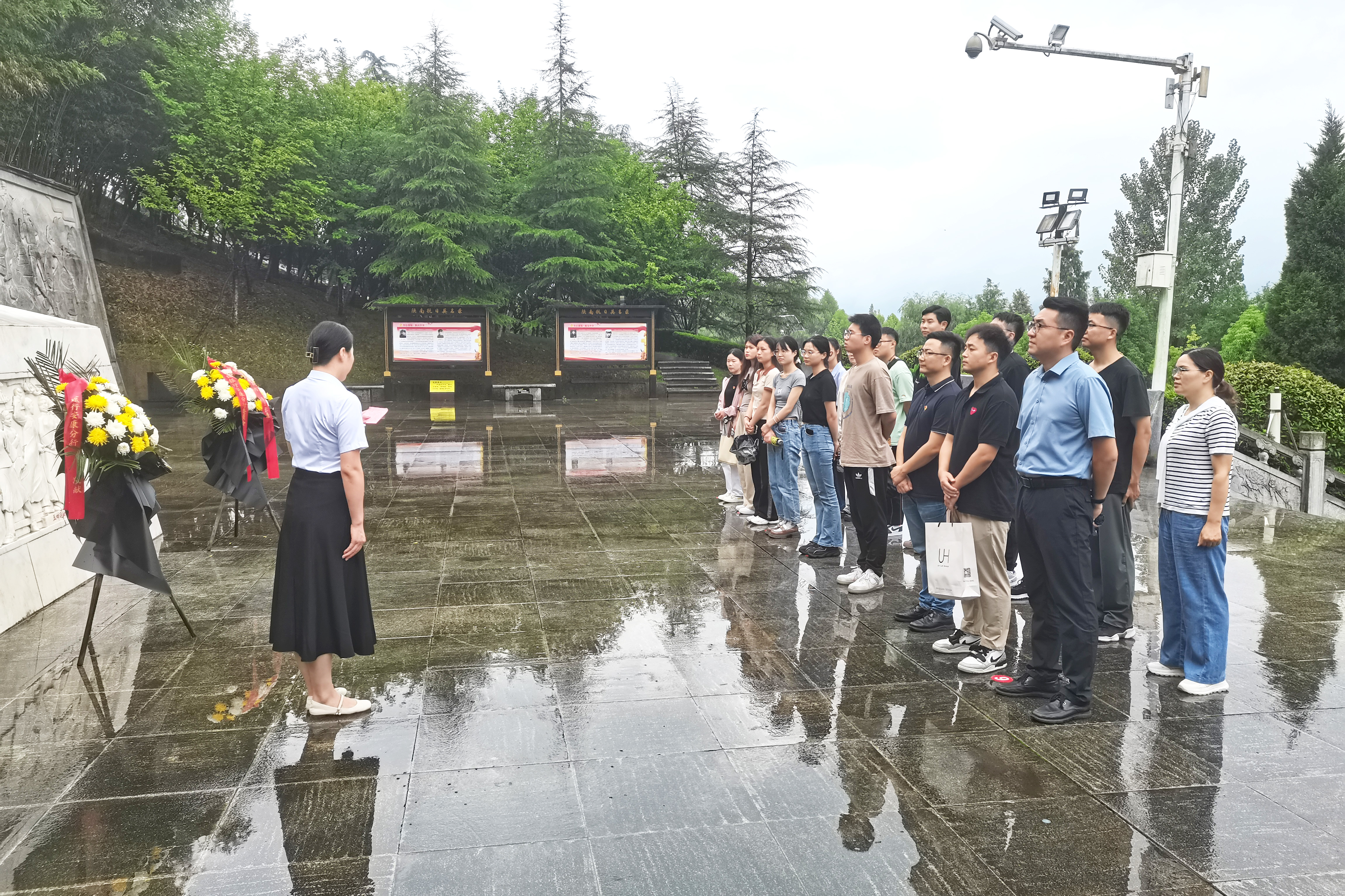 汉阴县人民医院开展“坚定不移跟党走 不负韶华担使命”