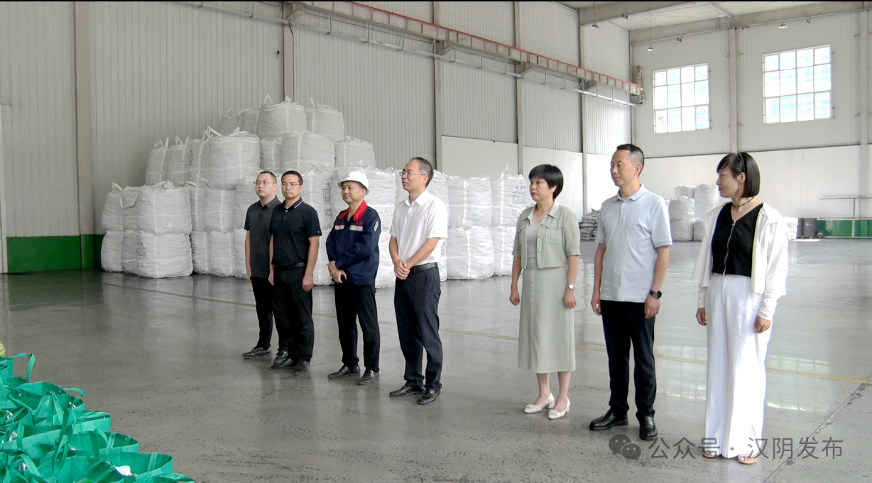 汉阴：县委副书记、县长陈永乐开展“送清凉”慰问活动