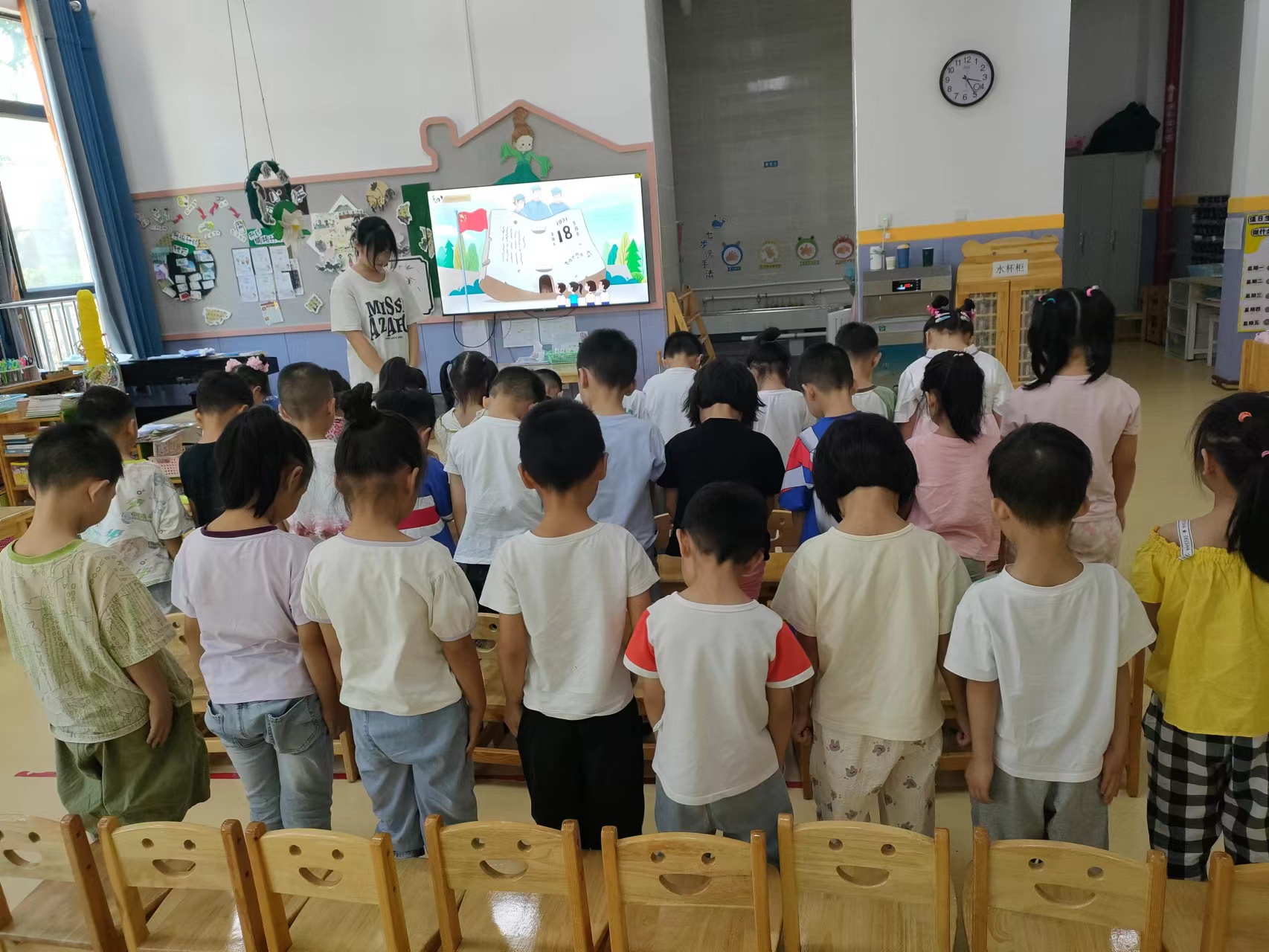 汉阴县第四幼儿园 开展“九一八 ”爱国教育暨防空应急疏散演练活动