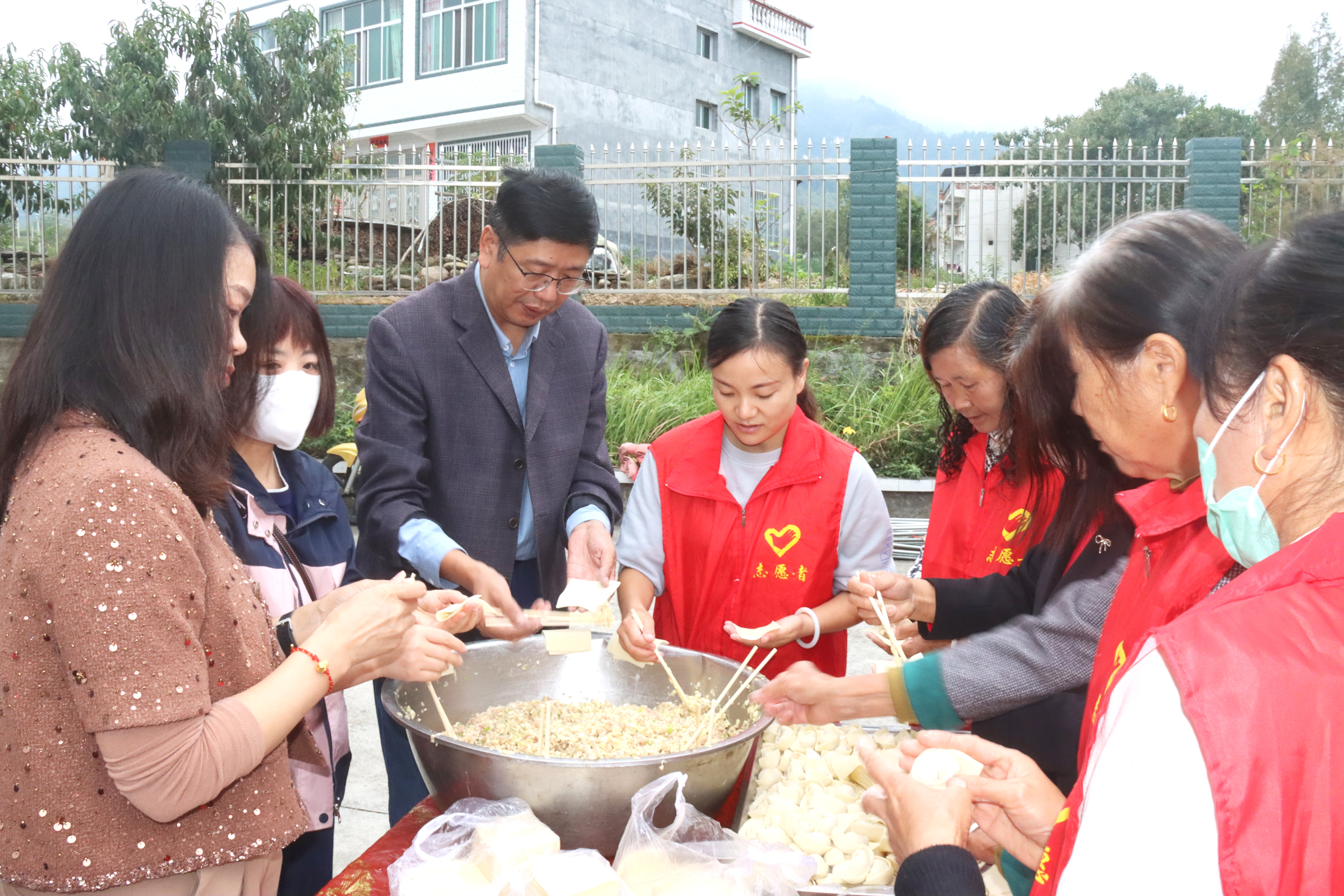 汉阴县人民医院开展2024年重阳节系列活动