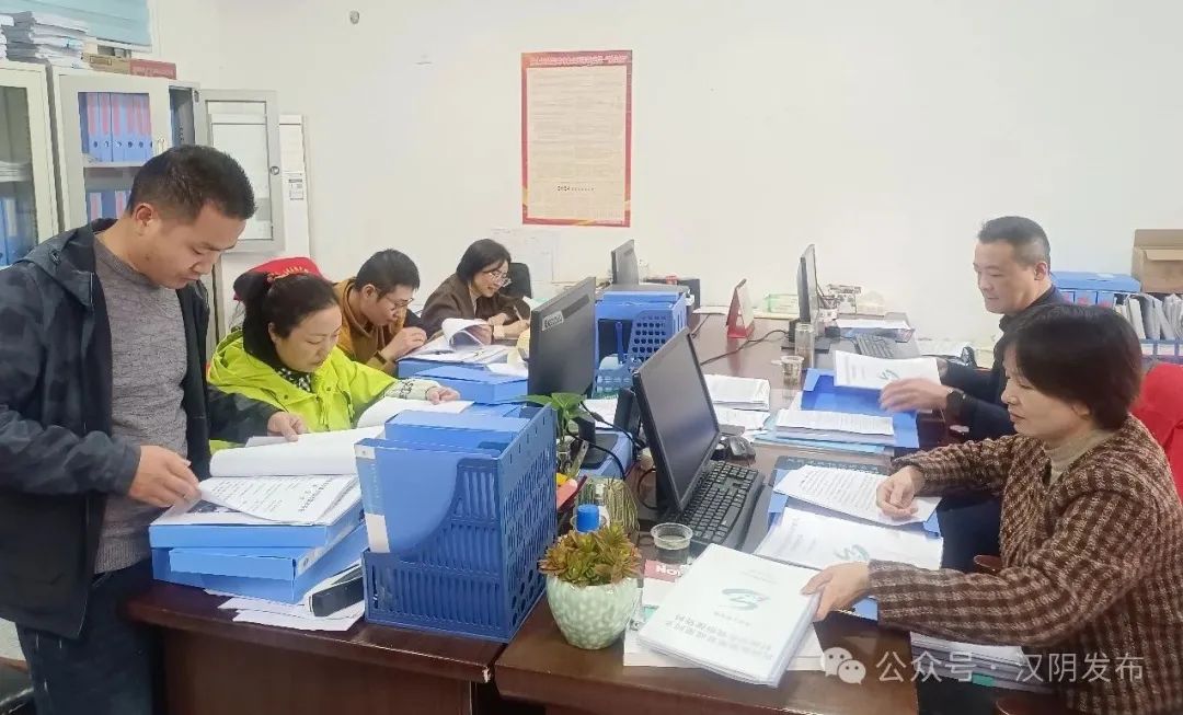 汉阴县城关镇：督办实事暖民心
