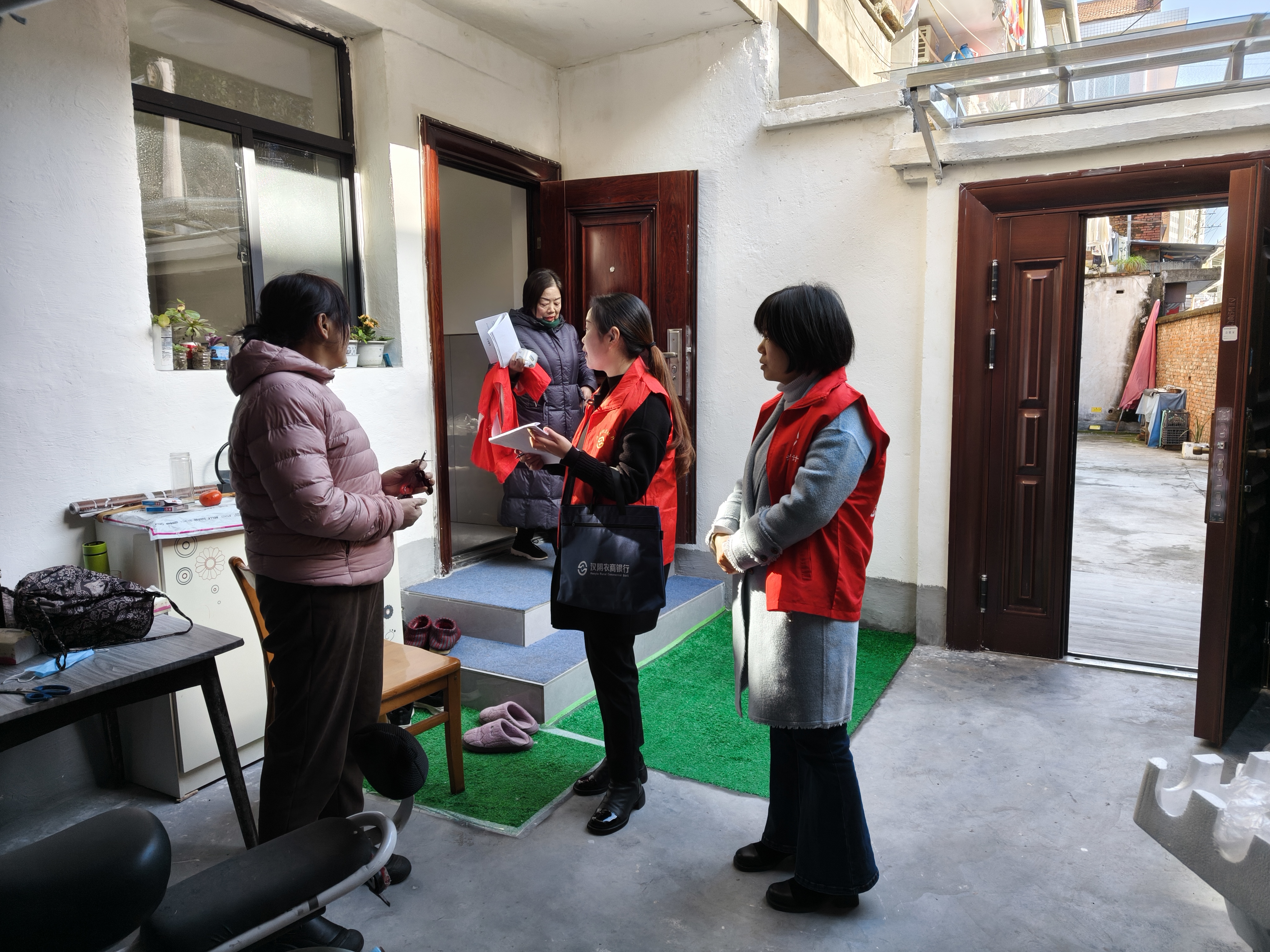 汉阴县档案史志馆积极参与北街社区网格党支部工作