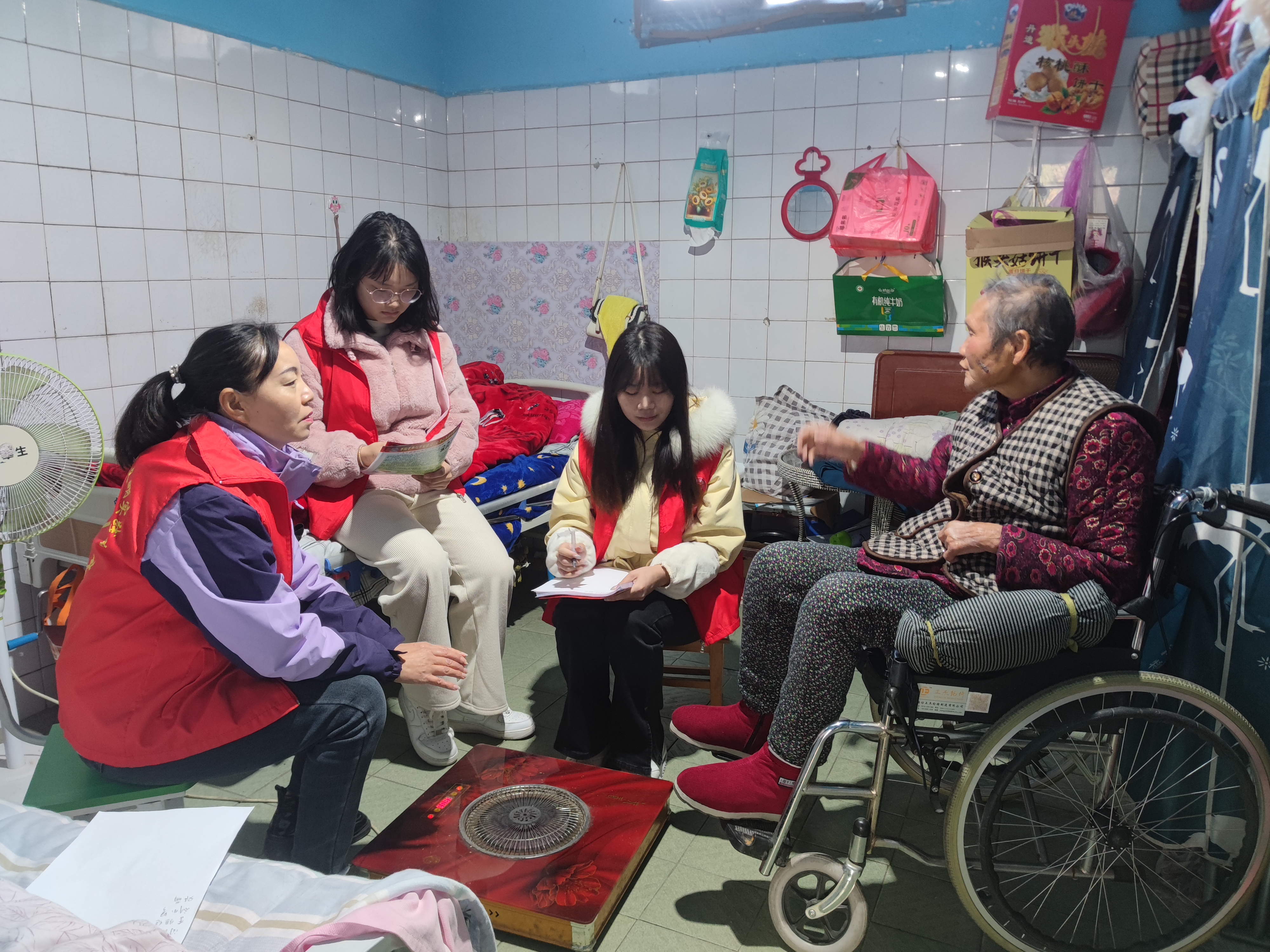 城关镇南街社区：平安宣传入家门 筑牢安全防护网