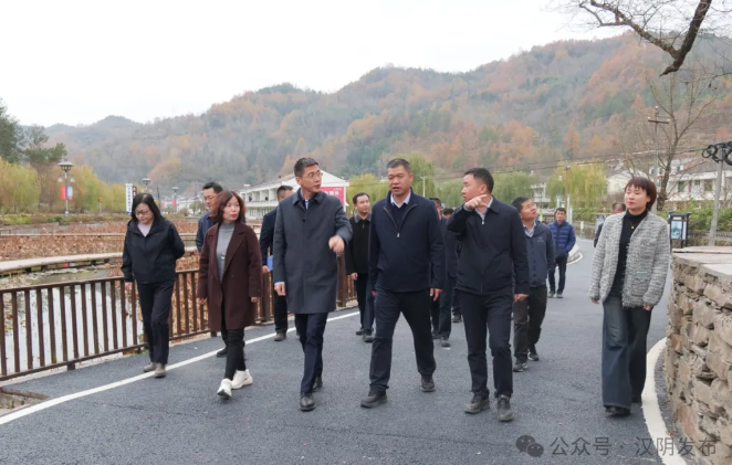 中国建设银行党委委员、副行长李建江一行来汉阴调研定点帮扶工作